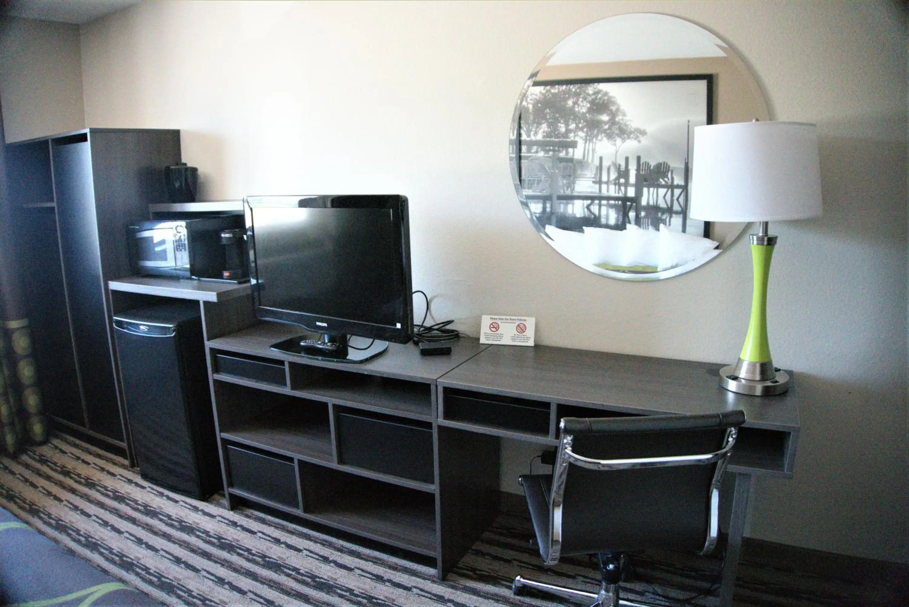 TV and multimedia in Super 8 by Wyndham Spirit Lake/Okoboji