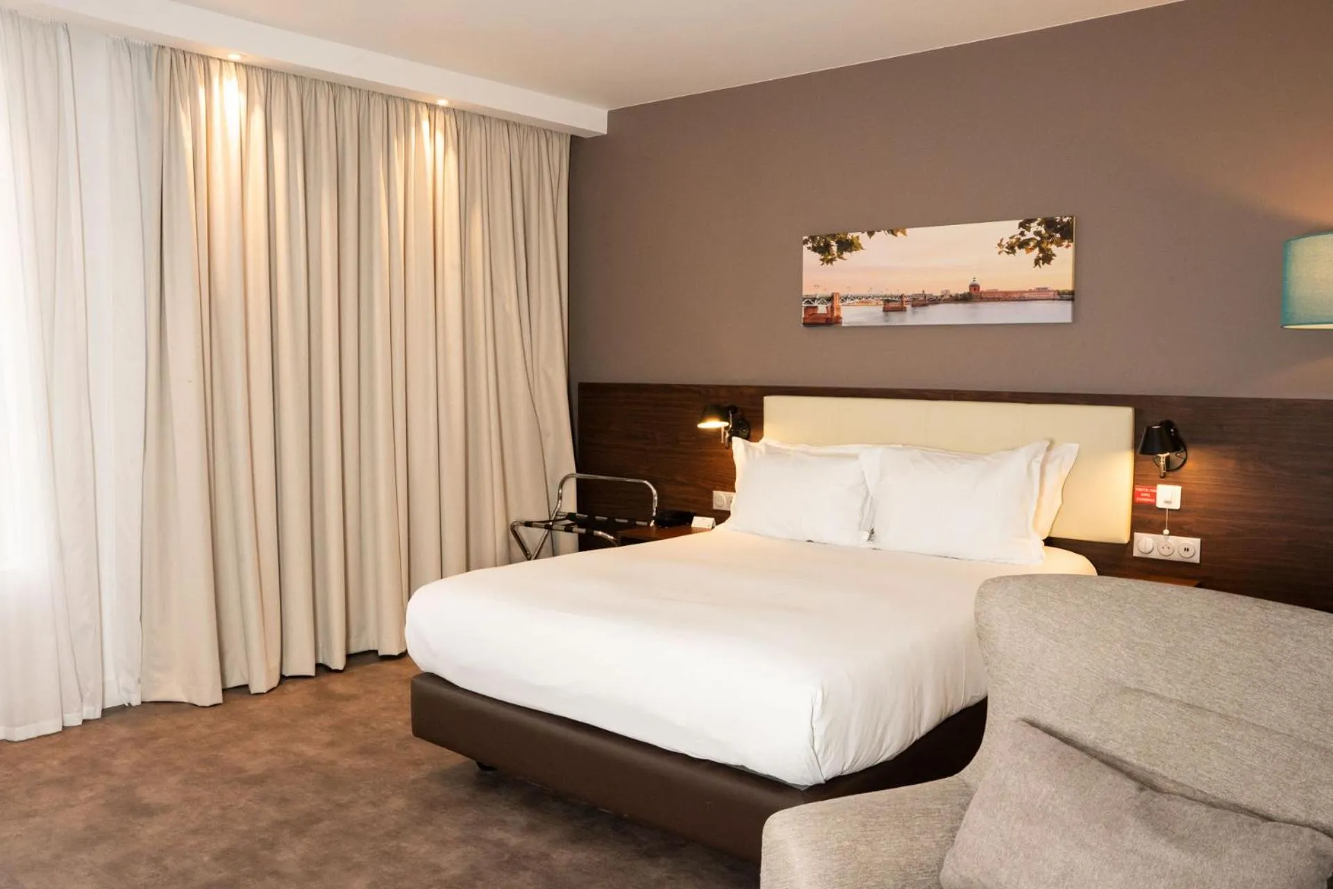 Photo of the whole room, Bed in OSKO Hôtel Toulouse Aéroport