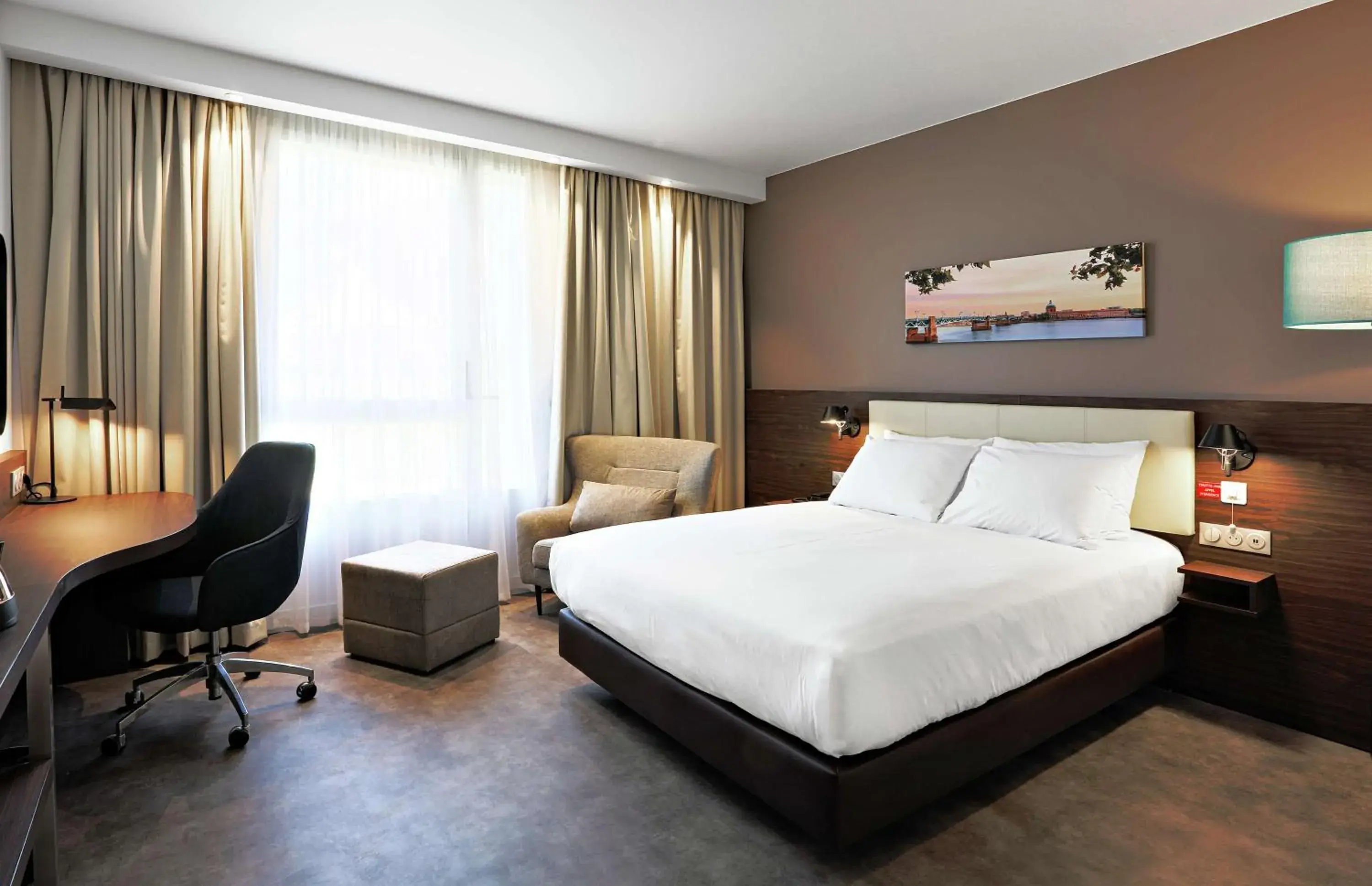 Bedroom, Bed in Hampton By Hilton Toulouse Airport Bedroom, Bed in Hampton By Hilton Toulouse Airport