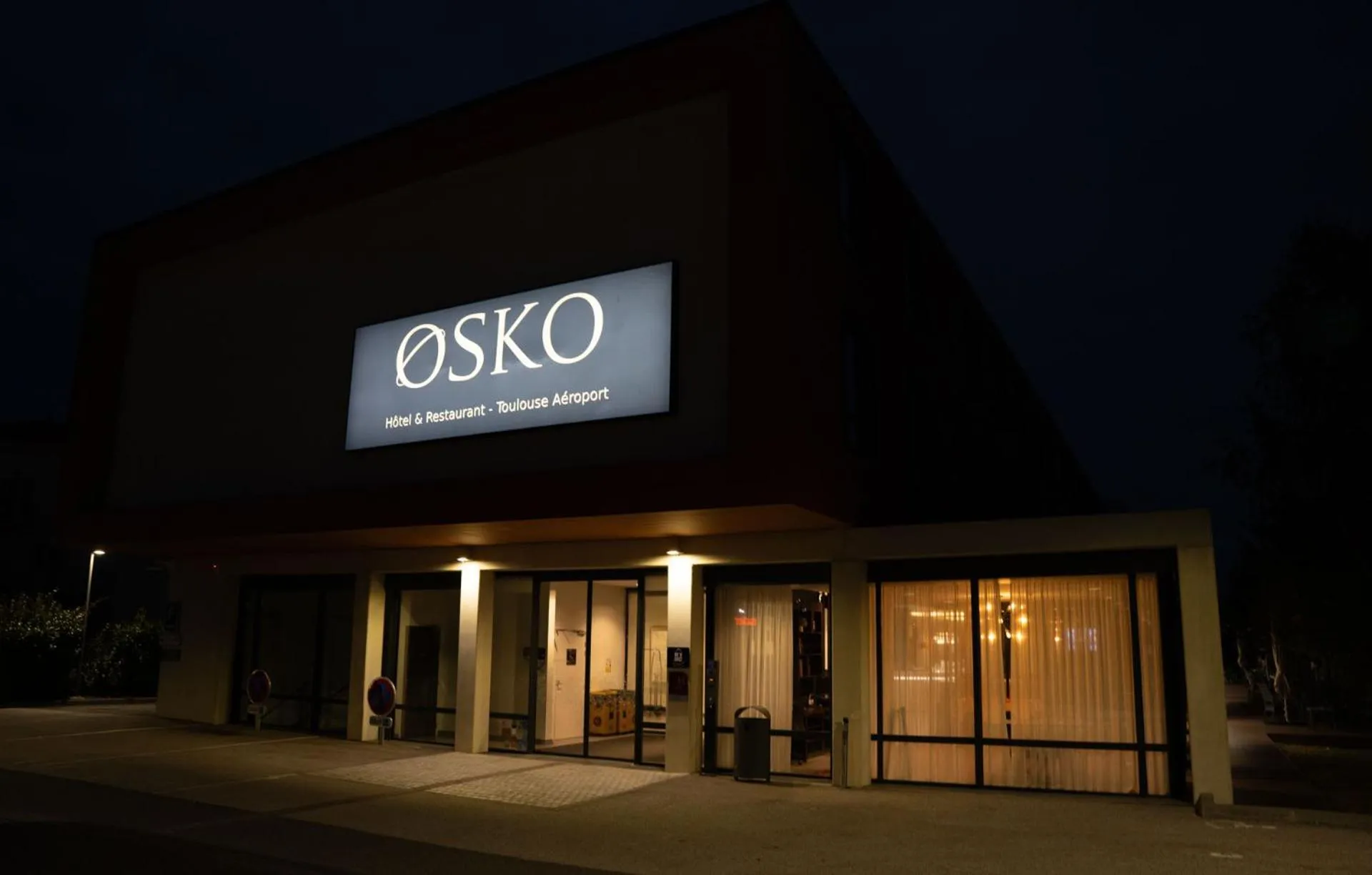 Property building in OSKO Hôtel Toulouse Aéroport