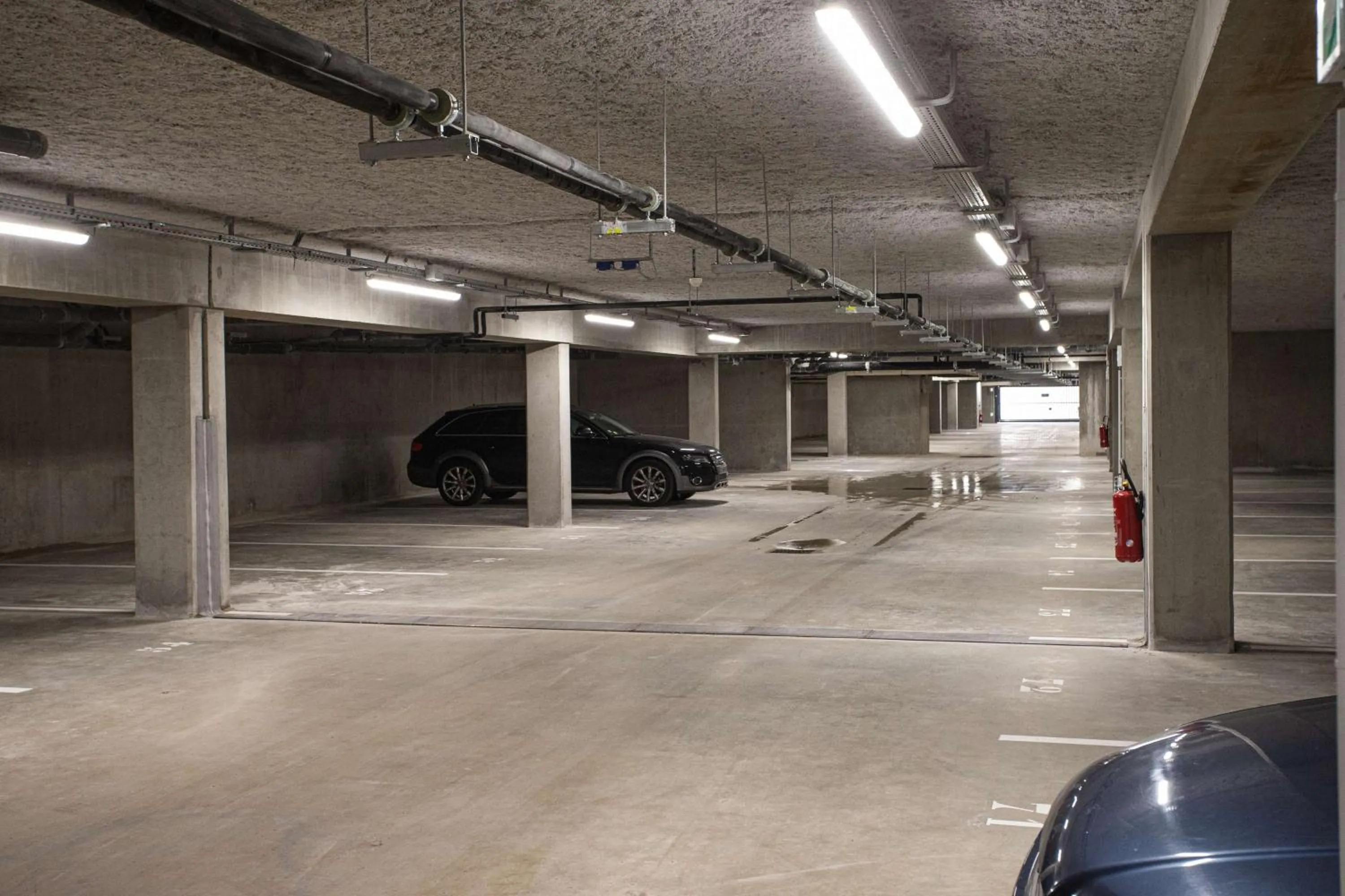 Parking in Hampton By Hilton Toulouse Airport