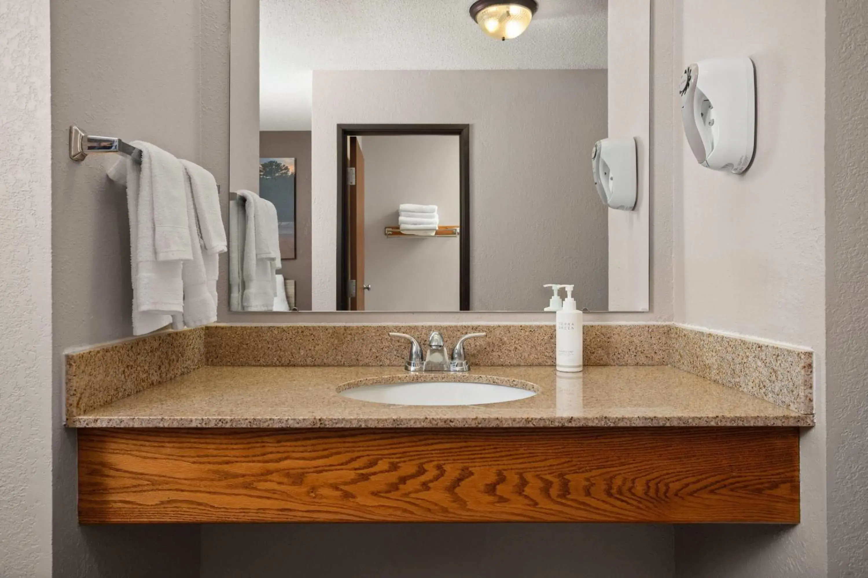 Bathroom in Days Inn by Wyndham Spearfish Bathroom in Days Inn by Wyndham Spearfish