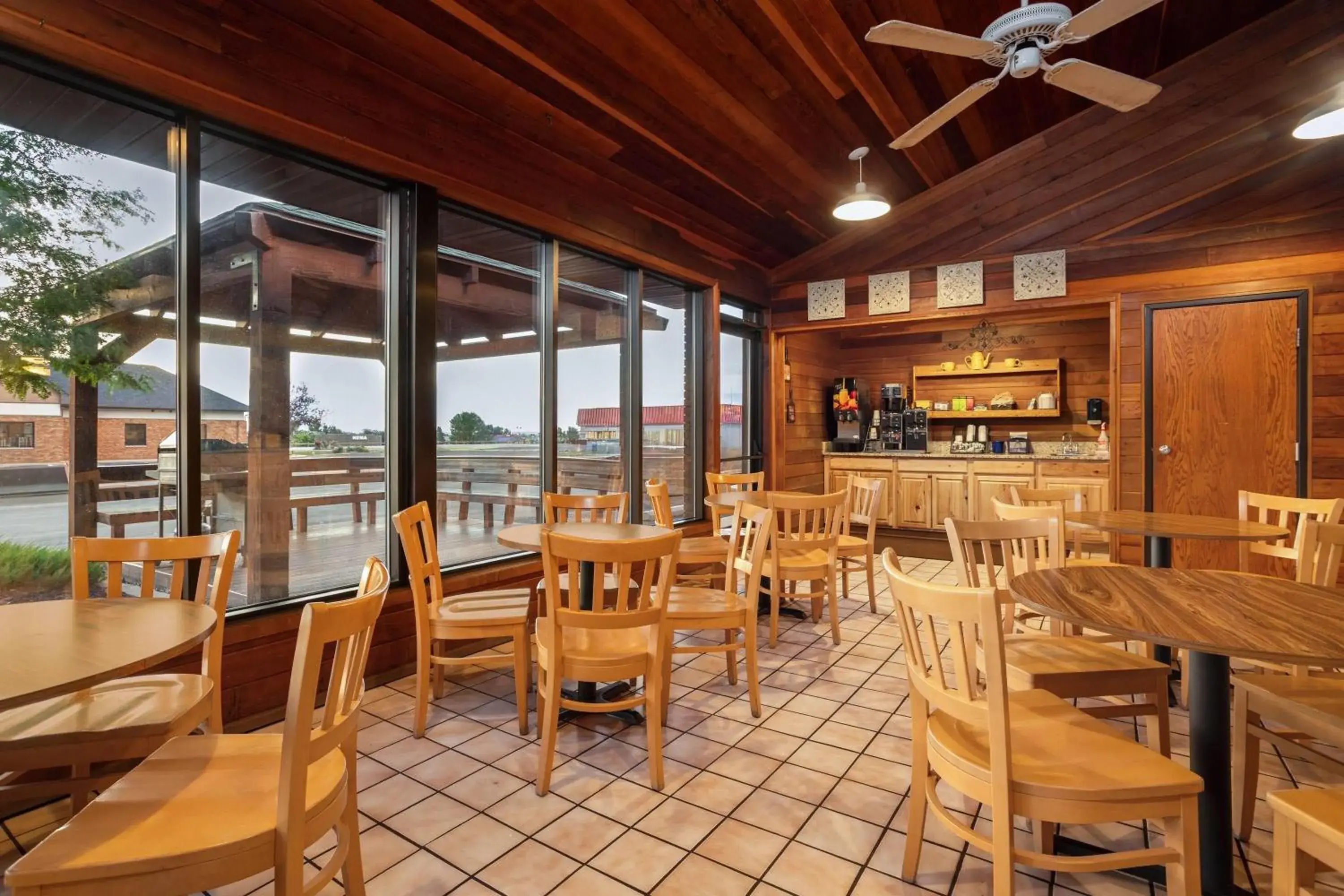 Property building in Days Inn by Wyndham Spearfish Property building in Days Inn by Wyndham Spearfish