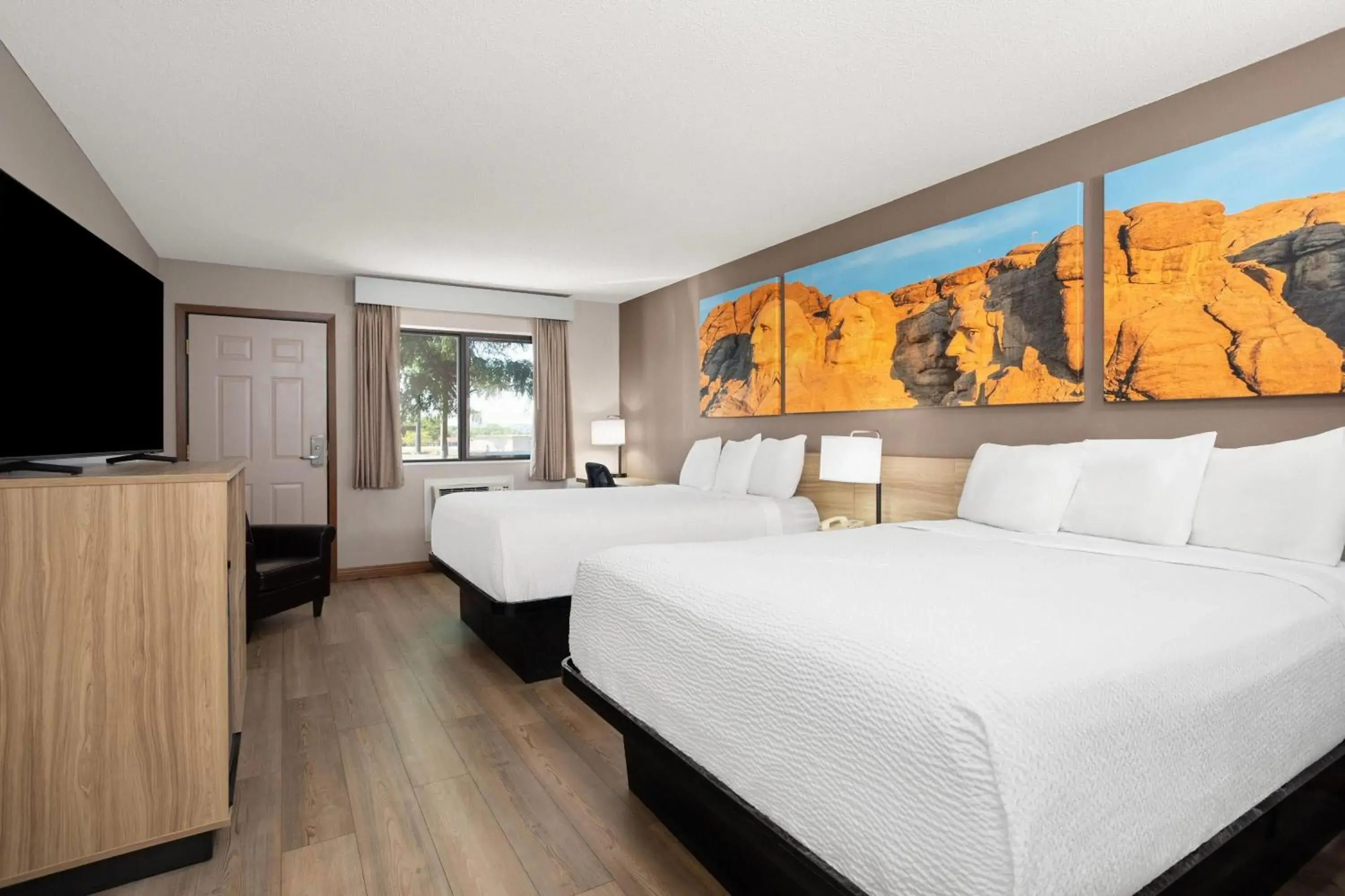 Photo of the whole room, Bed in Days Inn by Wyndham Spearfish Photo of the whole room, Bed in Days Inn by Wyndham Spearfish