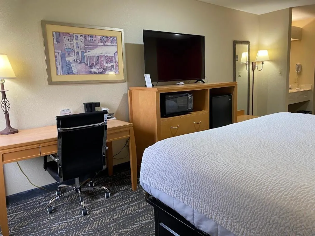 Bed in Ramada by Wyndham Spirit Lake/Okoboji