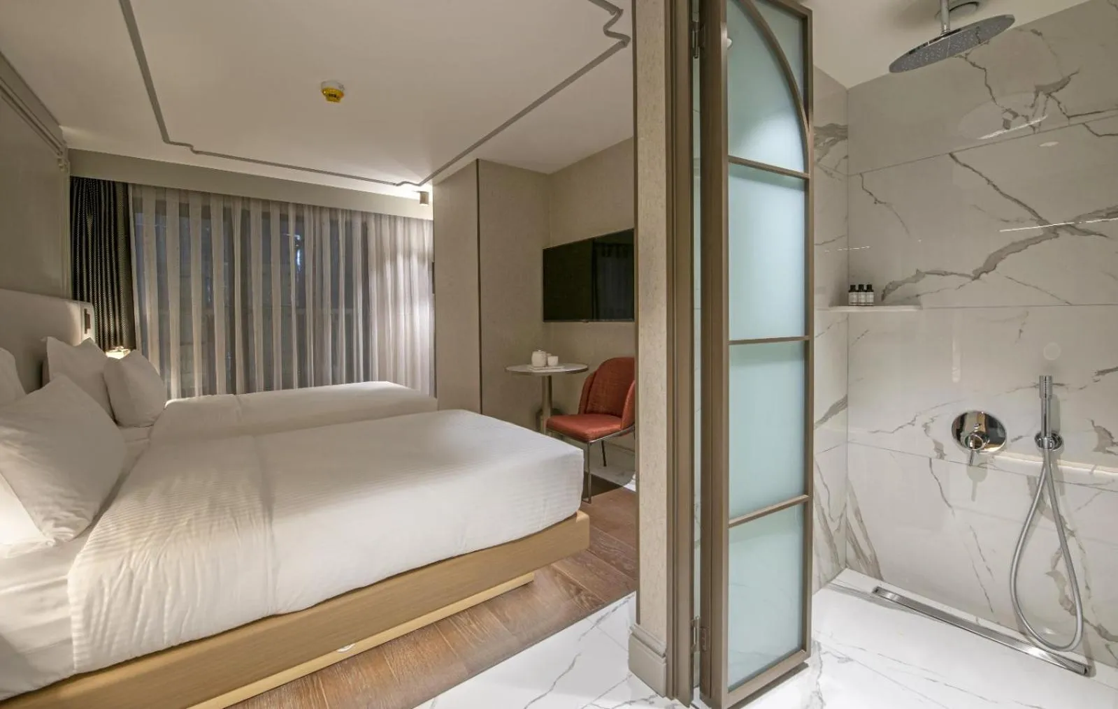 Bed in Stayso The House Hotel