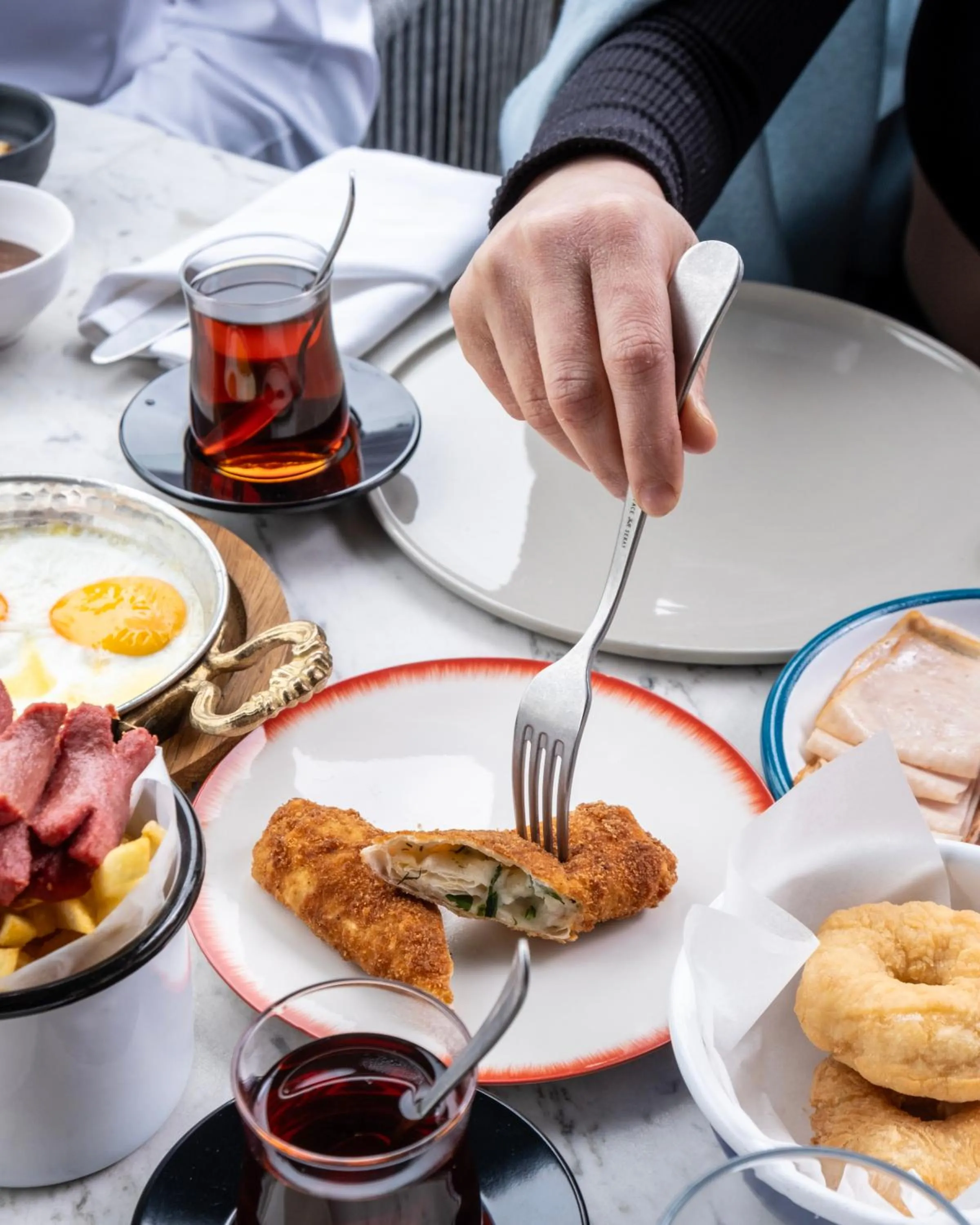 Restaurant/places to eat in Stayso The House Hotel