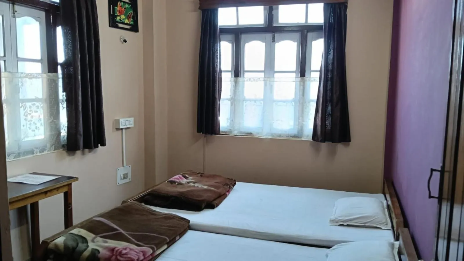 Bedroom, Bed in Hotel J P Lodge Kalimpong