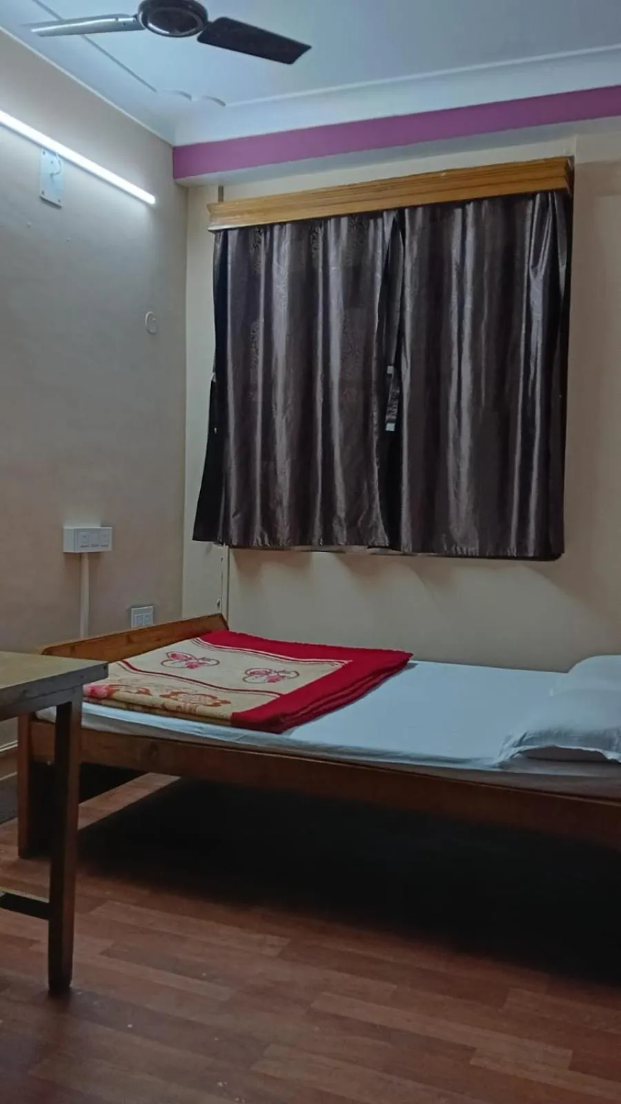 Bedroom, Bed in Hotel J P Lodge Kalimpong