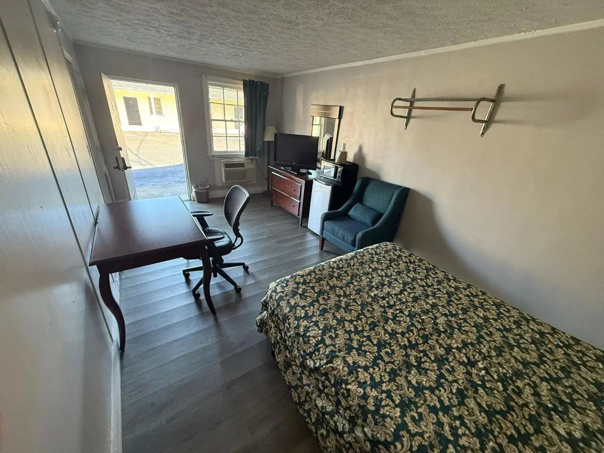 Bedroom, Bed in OYO Hotel Economy Inn US-29 Danville Bedroom, Bed in OYO Hotel Economy Inn US-29 Danville