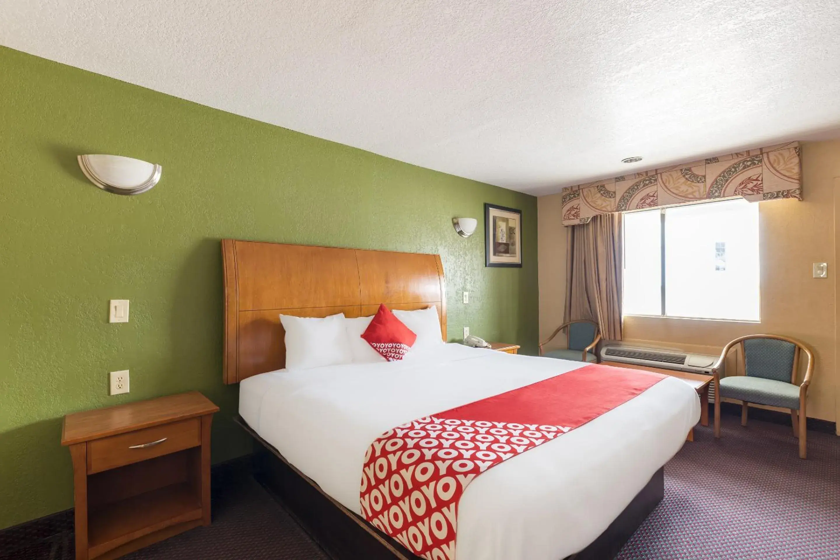 King Bed Smoking in OYO Hotel Jewett TX Southwest, I-45 King Bed Smoking in OYO Hotel Jewett TX Southwest, I-45