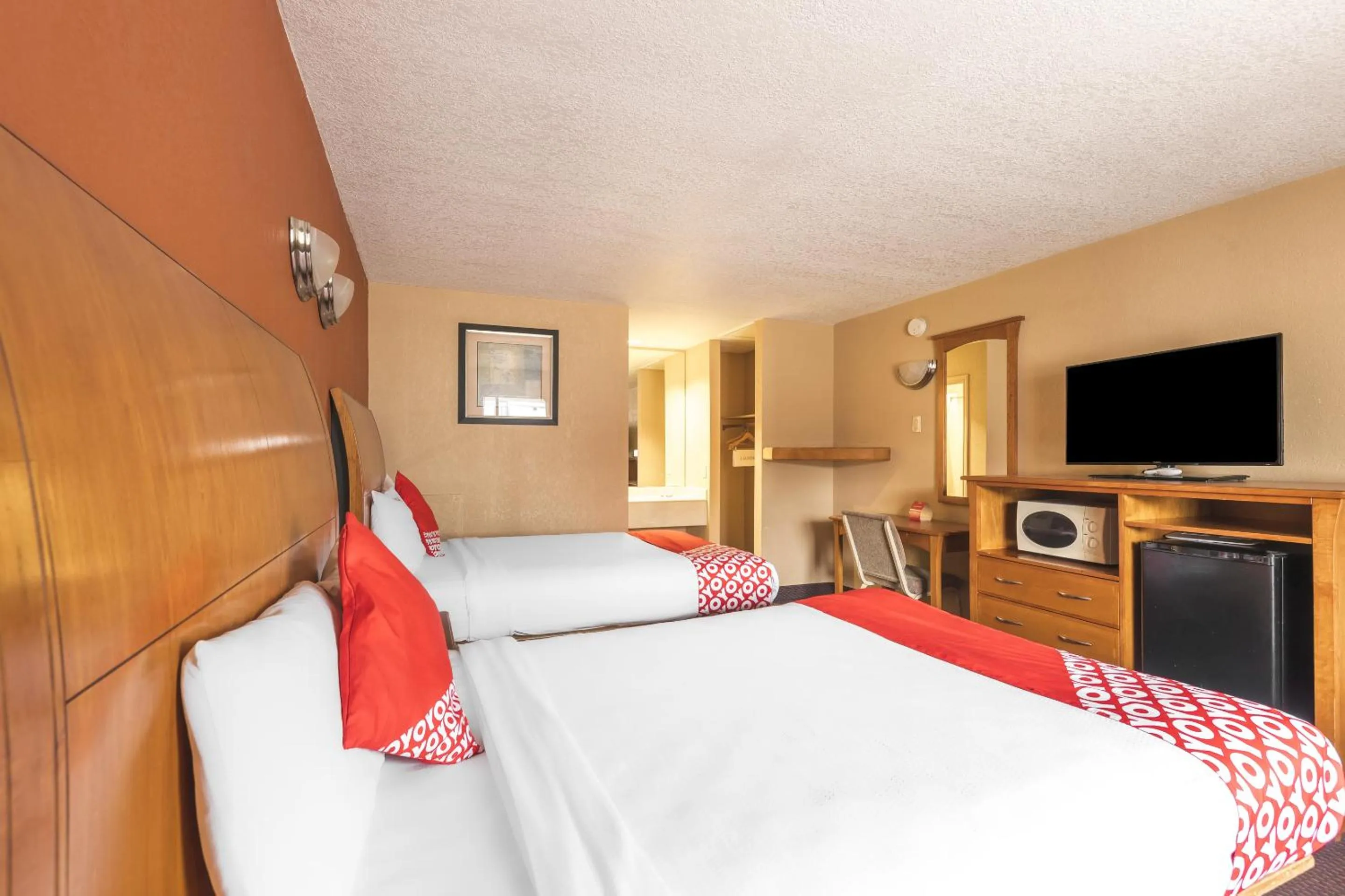 Bedroom in OYO Hotel Jewett TX Southwest, I-45