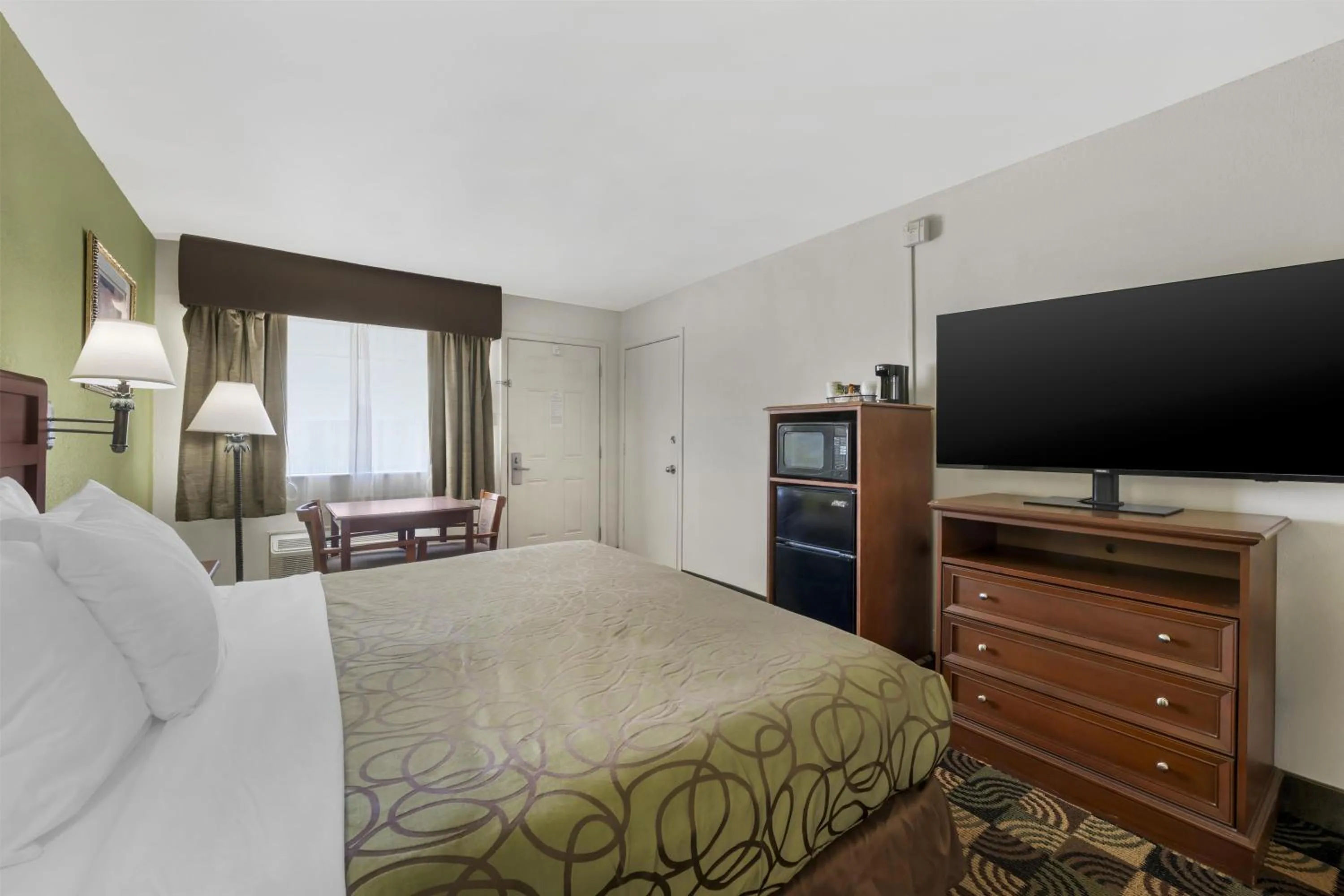 Bedroom, Bed in Best Western Caprock Inn