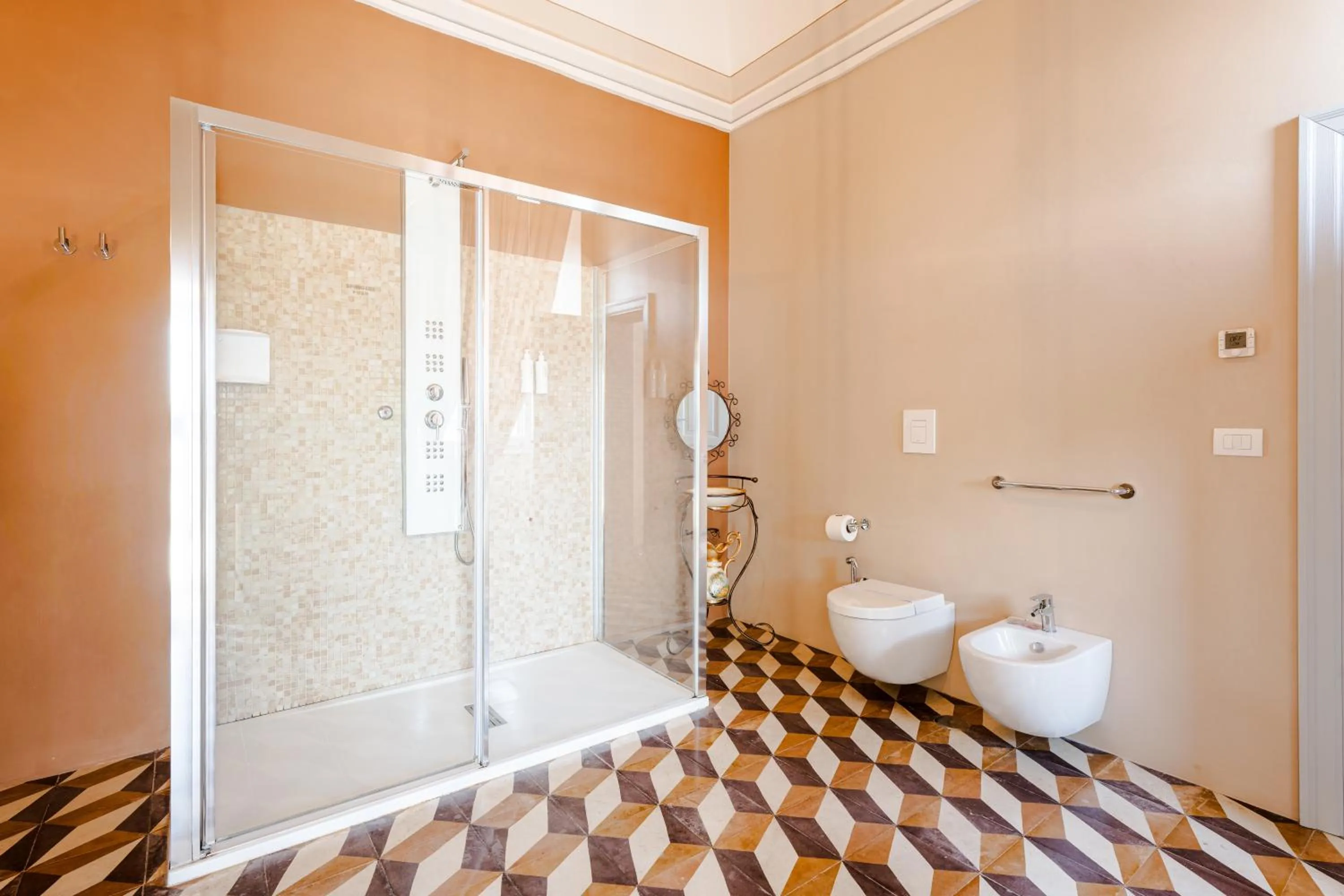 Shower in Borgo Cozzana