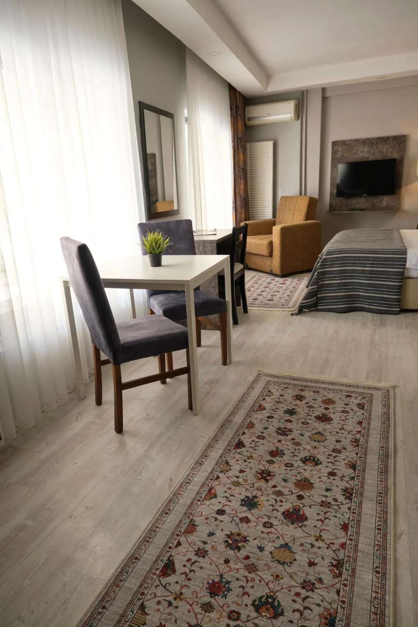 Banquet/Function facilities, Bed in The Breeze Hotel