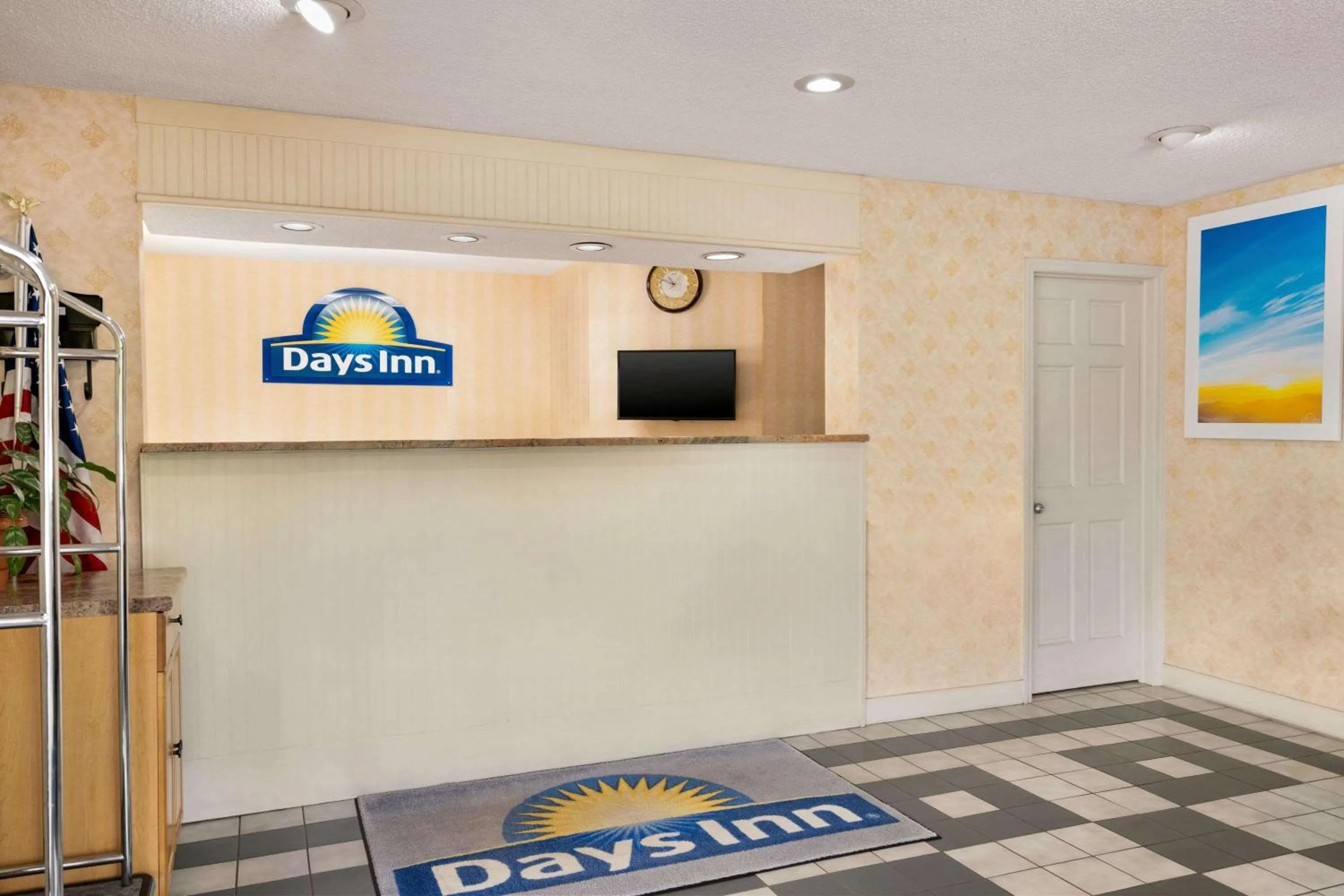 Lobby or reception, Lobby/Reception in Days Inn by Wyndham Auburn/Finger Lakes Region