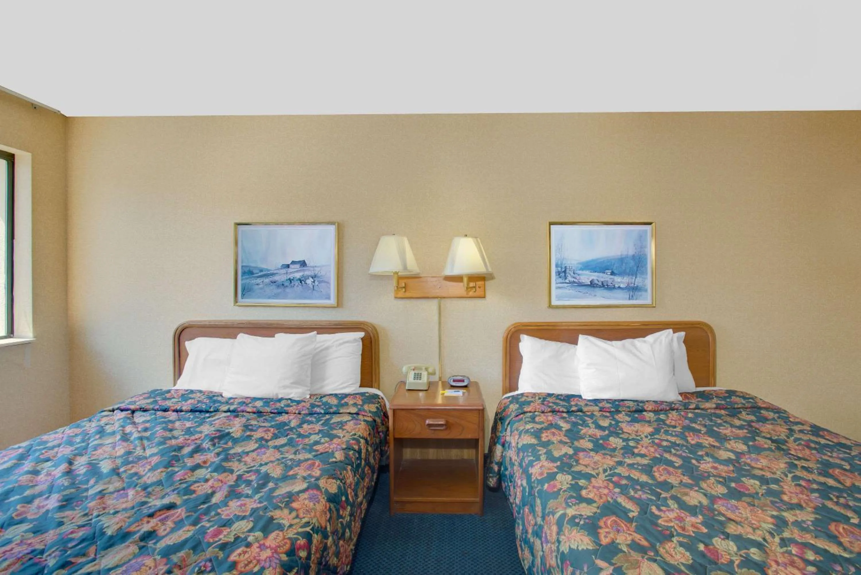 Photo of the whole room in Days Inn by Wyndham Auburn/Finger Lakes Region