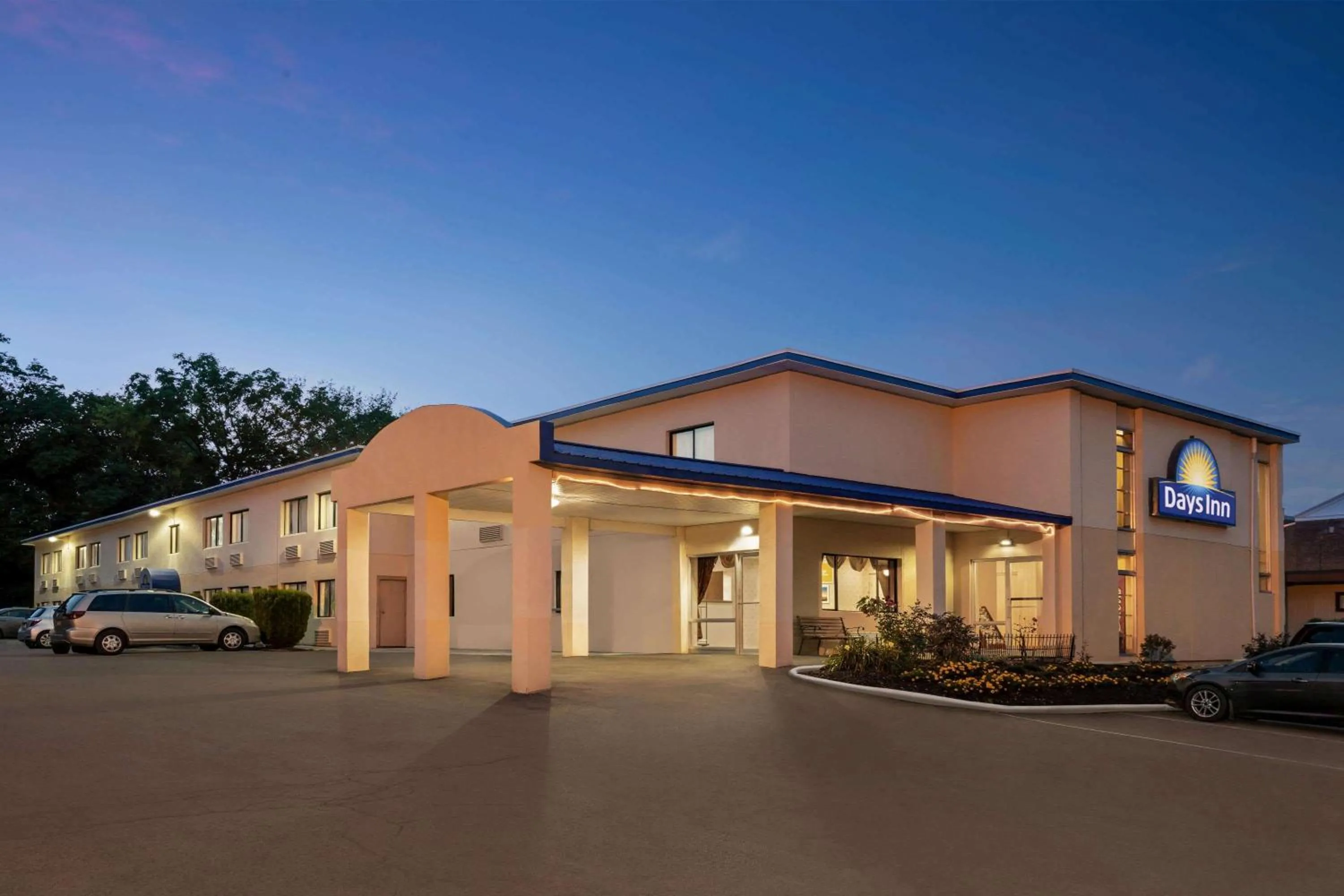 Property Building in Days Inn by Wyndham Auburn/Finger Lakes Region