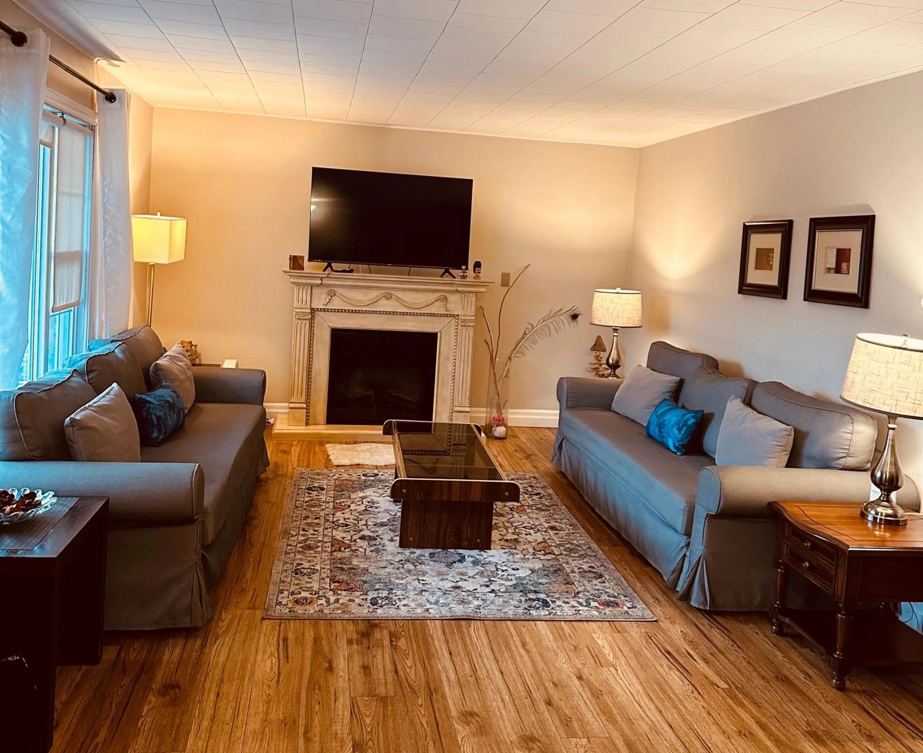 Three-Bedroom Suite in Lakeview Motel & Cottage