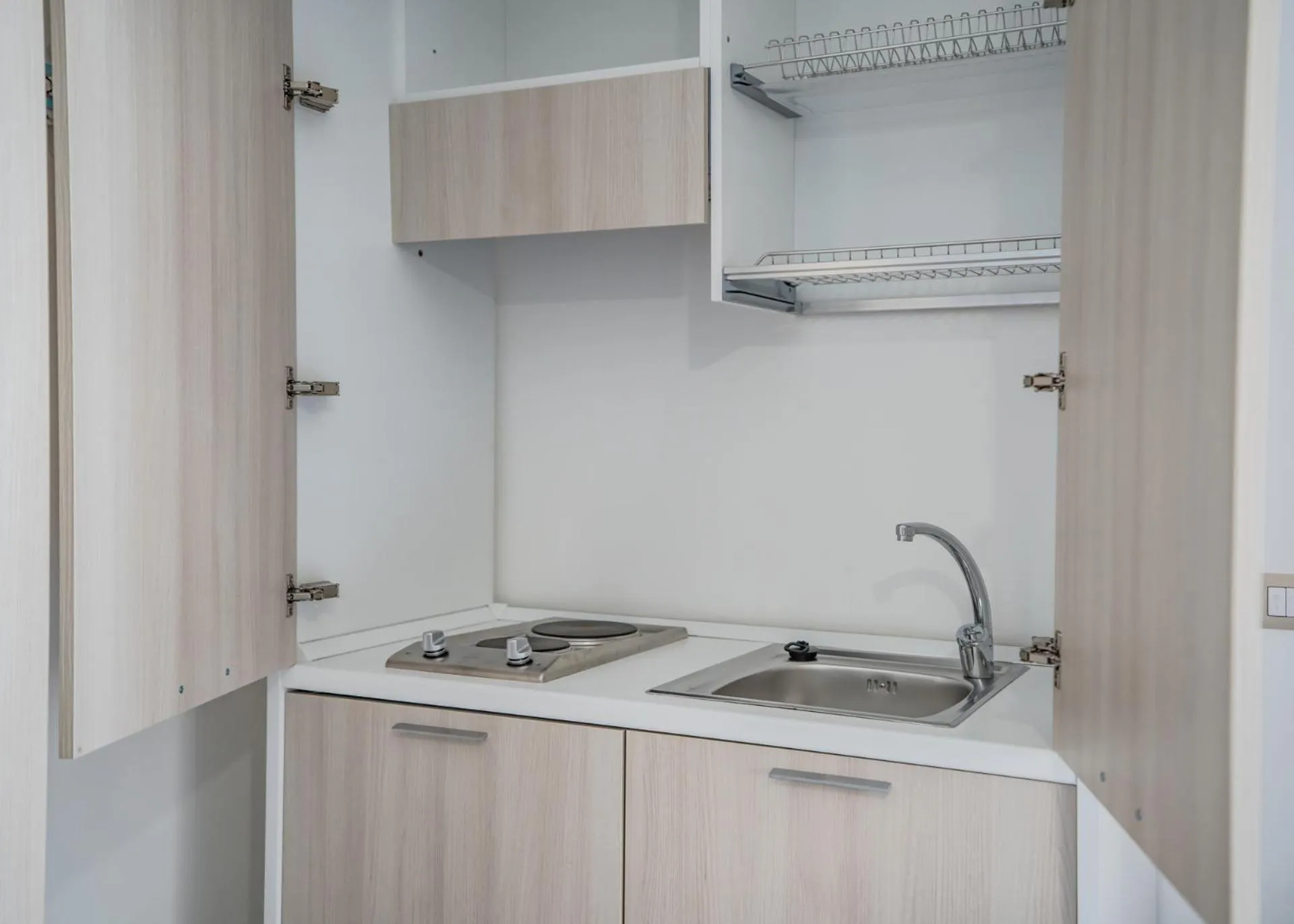Kitchen or kitchenette in Bebcatia
