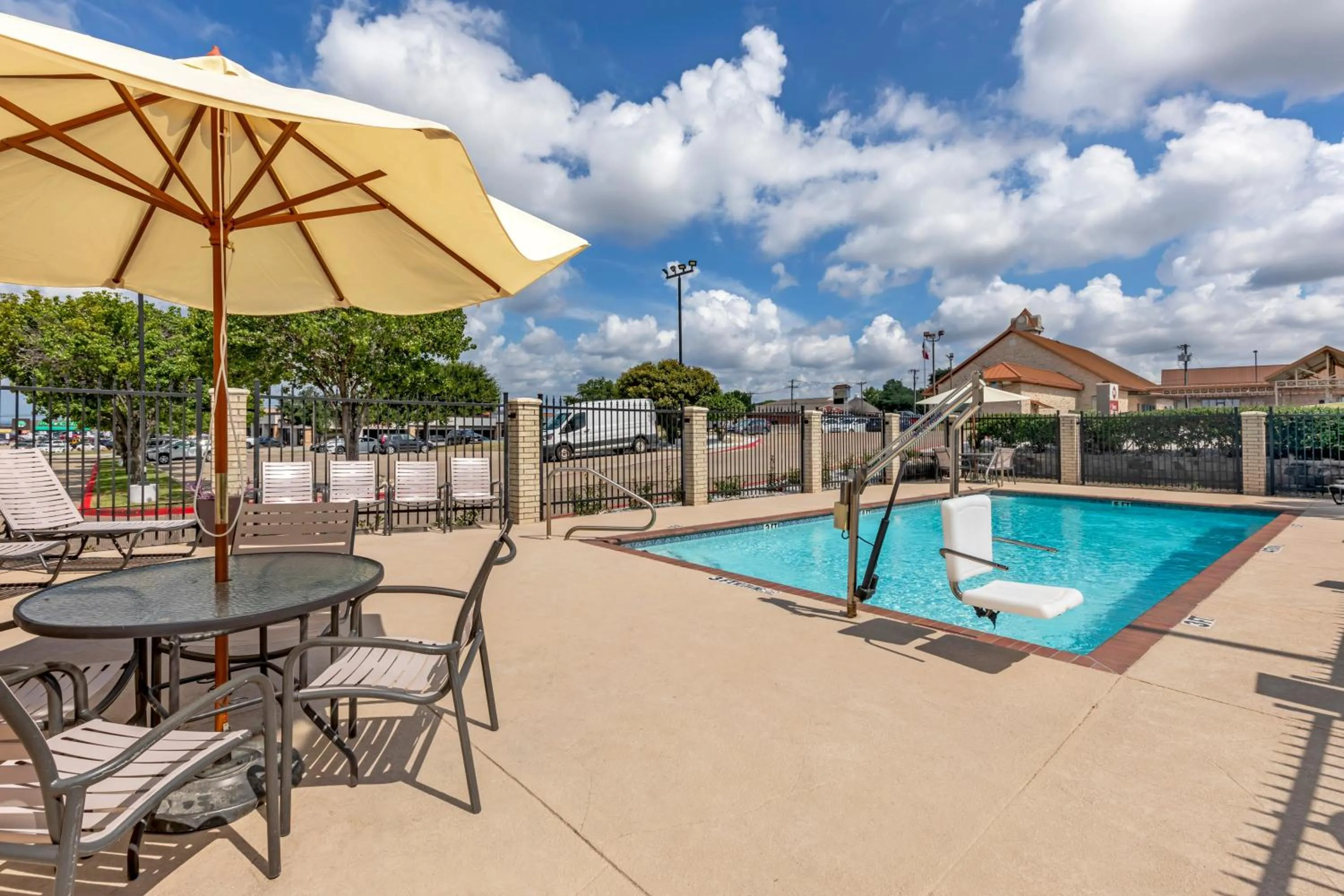 Swimming pool in Best Western Plus Lake Worth Inn & Suites