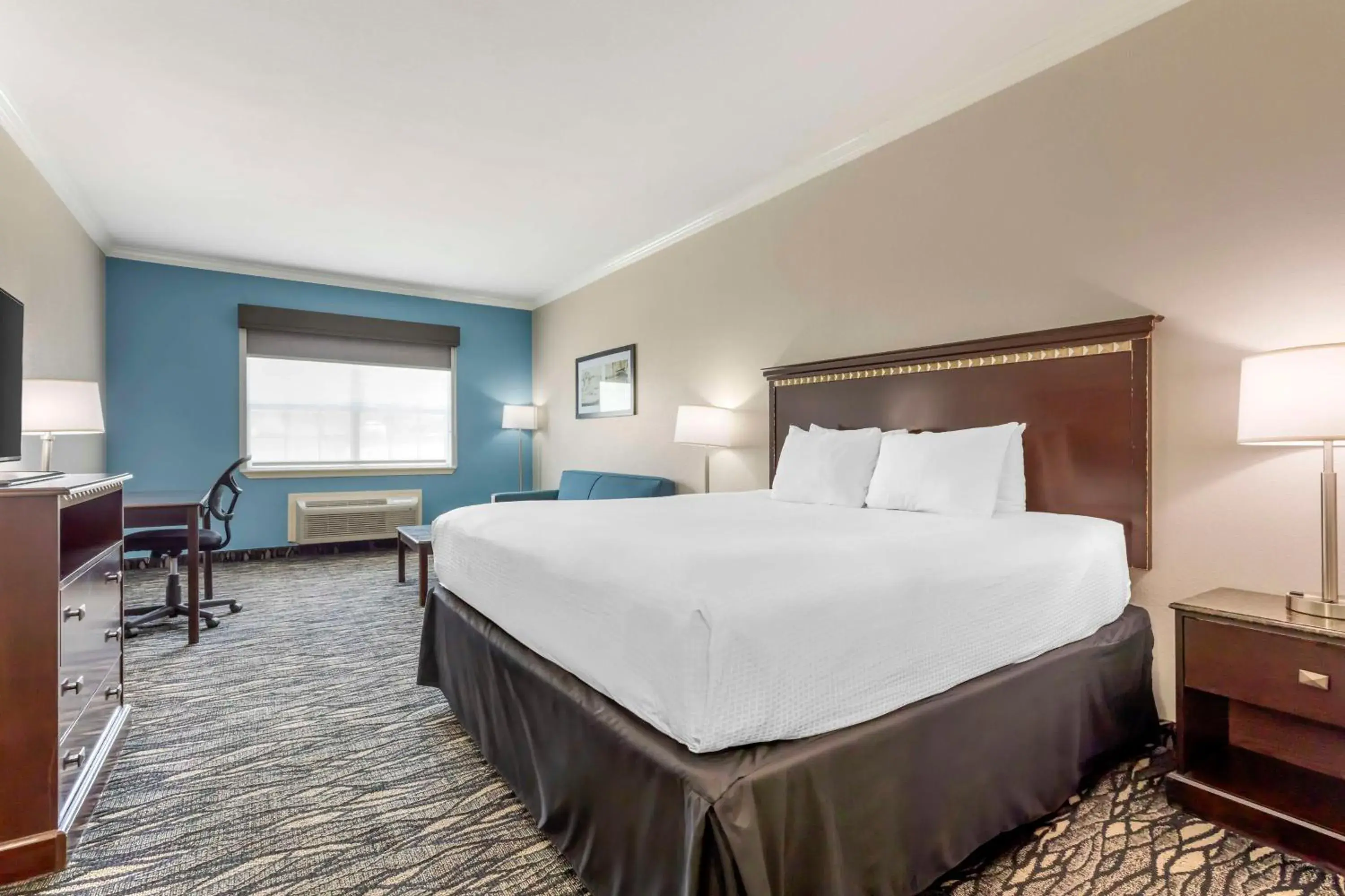 Bedroom, Bed in Best Western Plus Lake Worth Inn & Suites Bedroom, Bed in Best Western Plus Lake Worth Inn & Suites