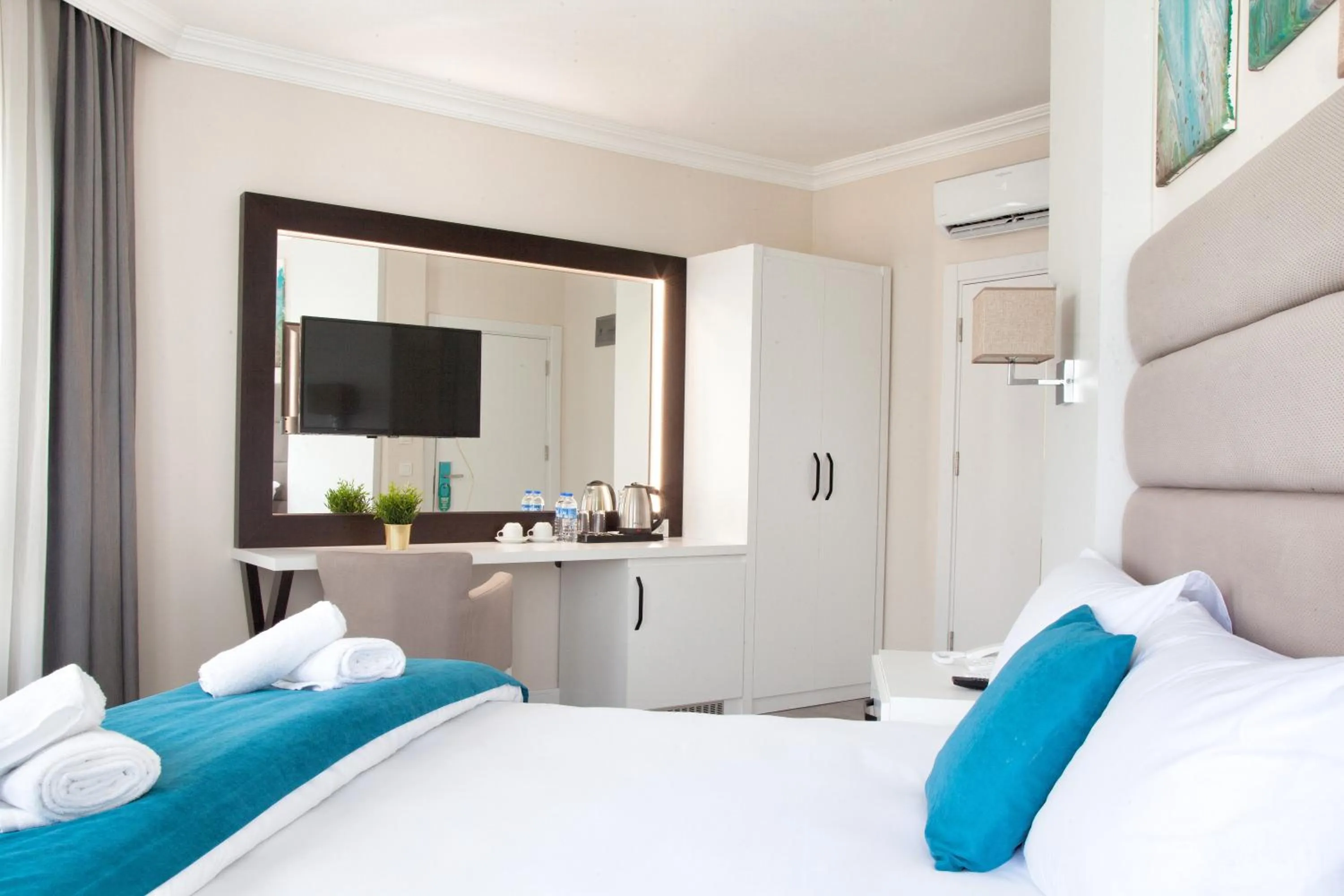 Photo of the whole room, Bed in Siete Hotel