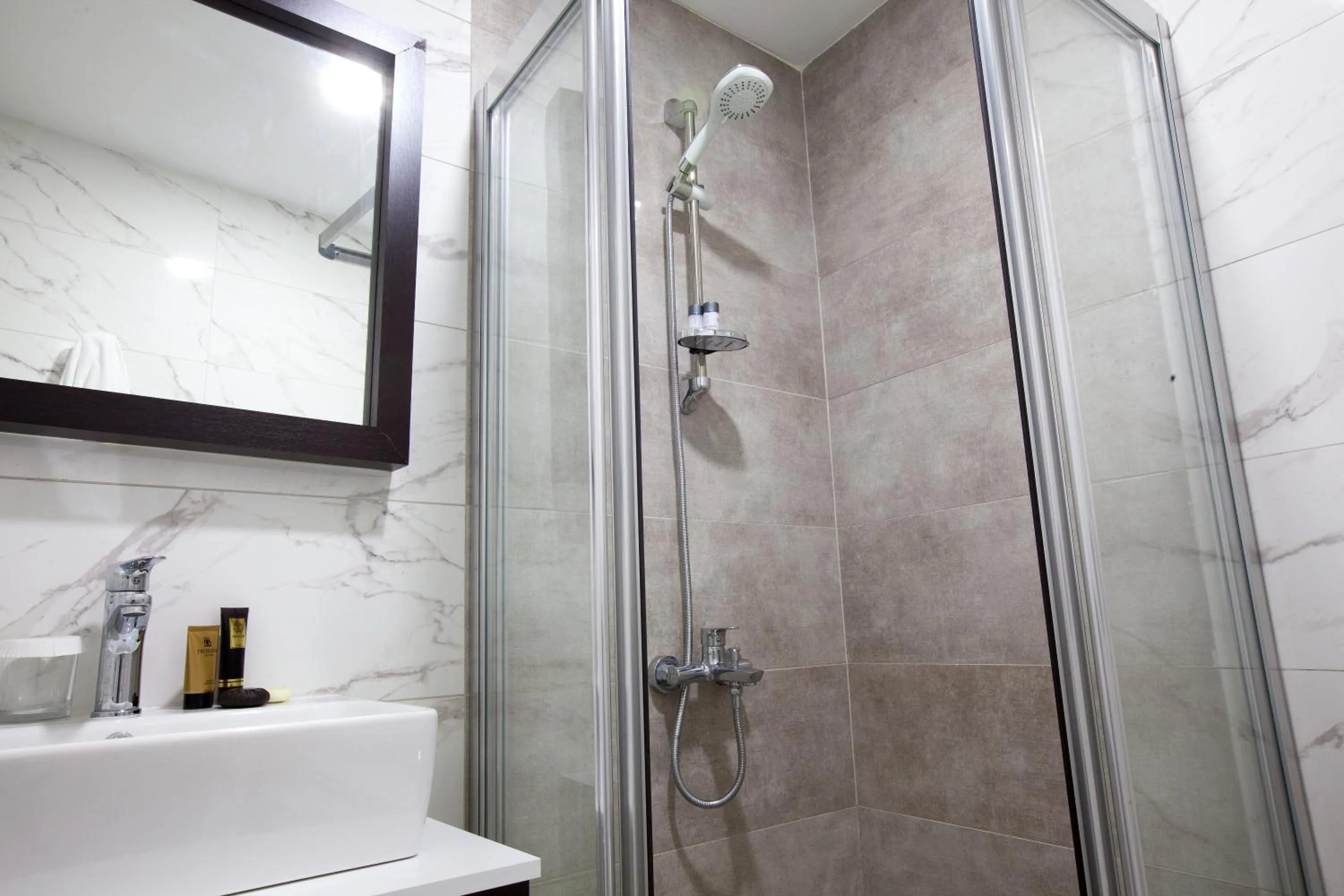 Bathroom in Siete Hotel