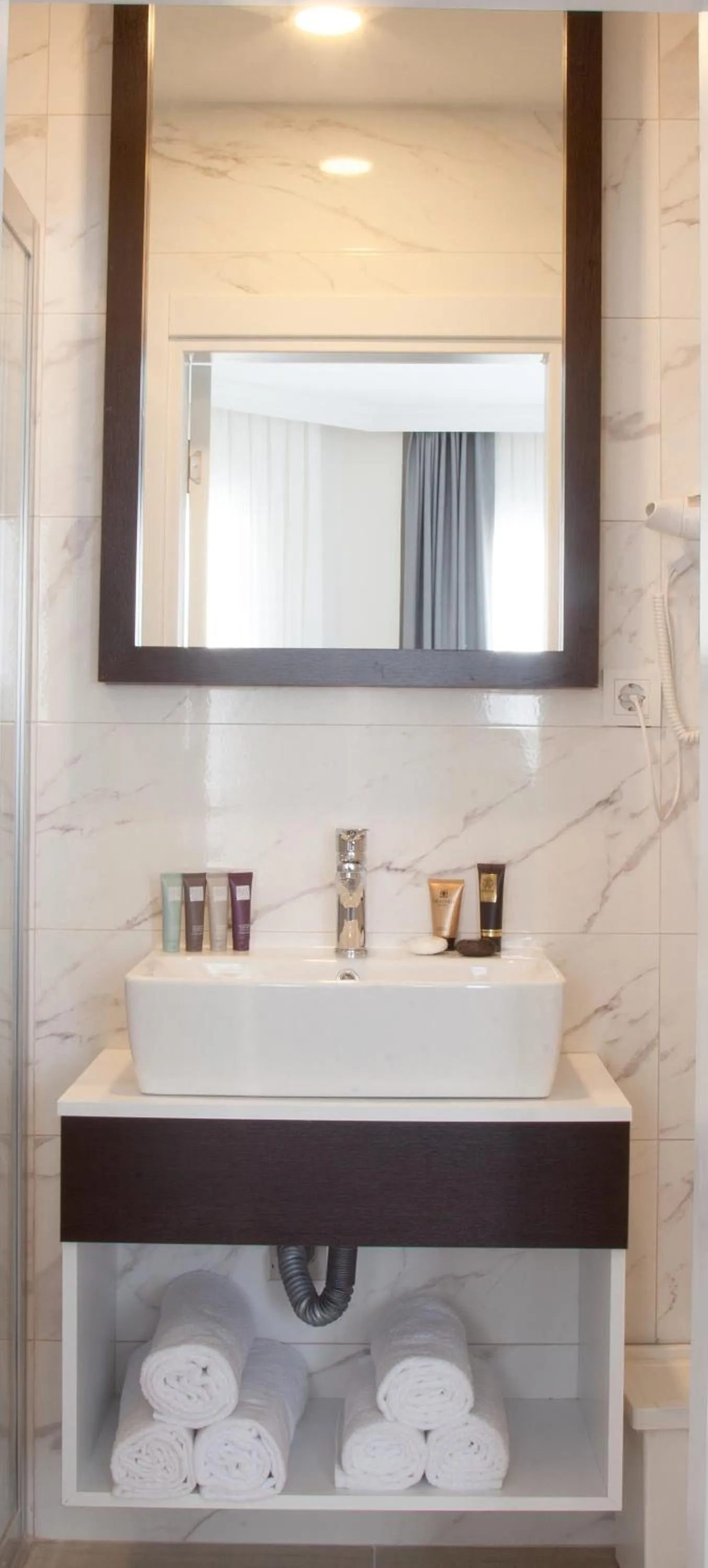 Bathroom in Siete Hotel