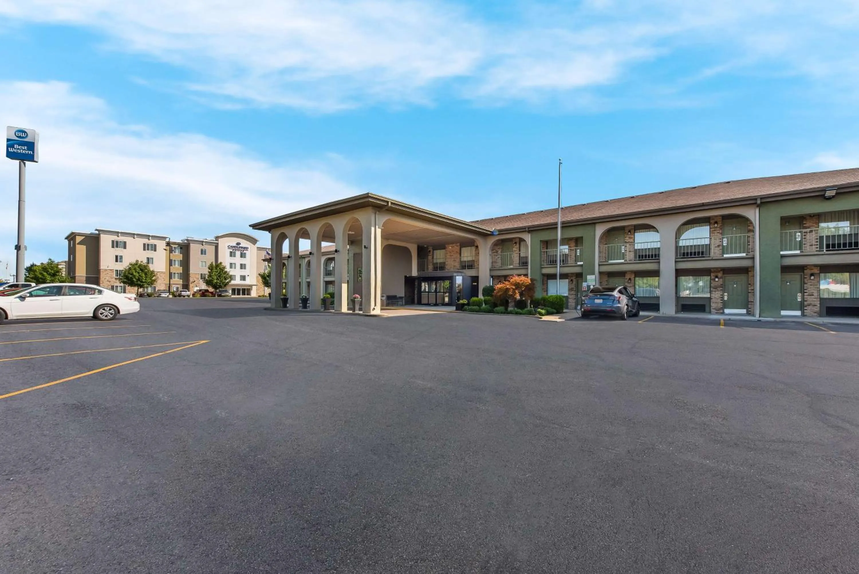 Property building in Best Western Executive Inn