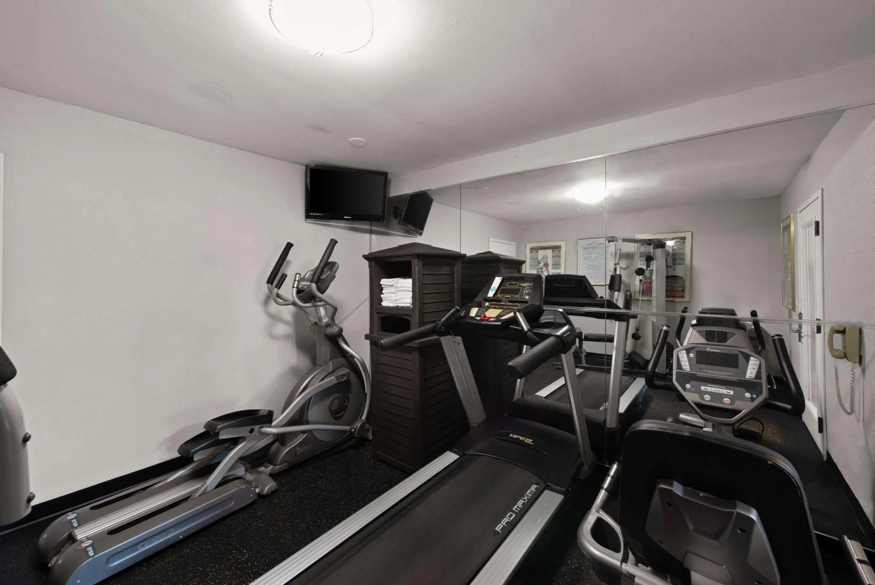 Fitness centre/facilities in Best Western Executive Inn