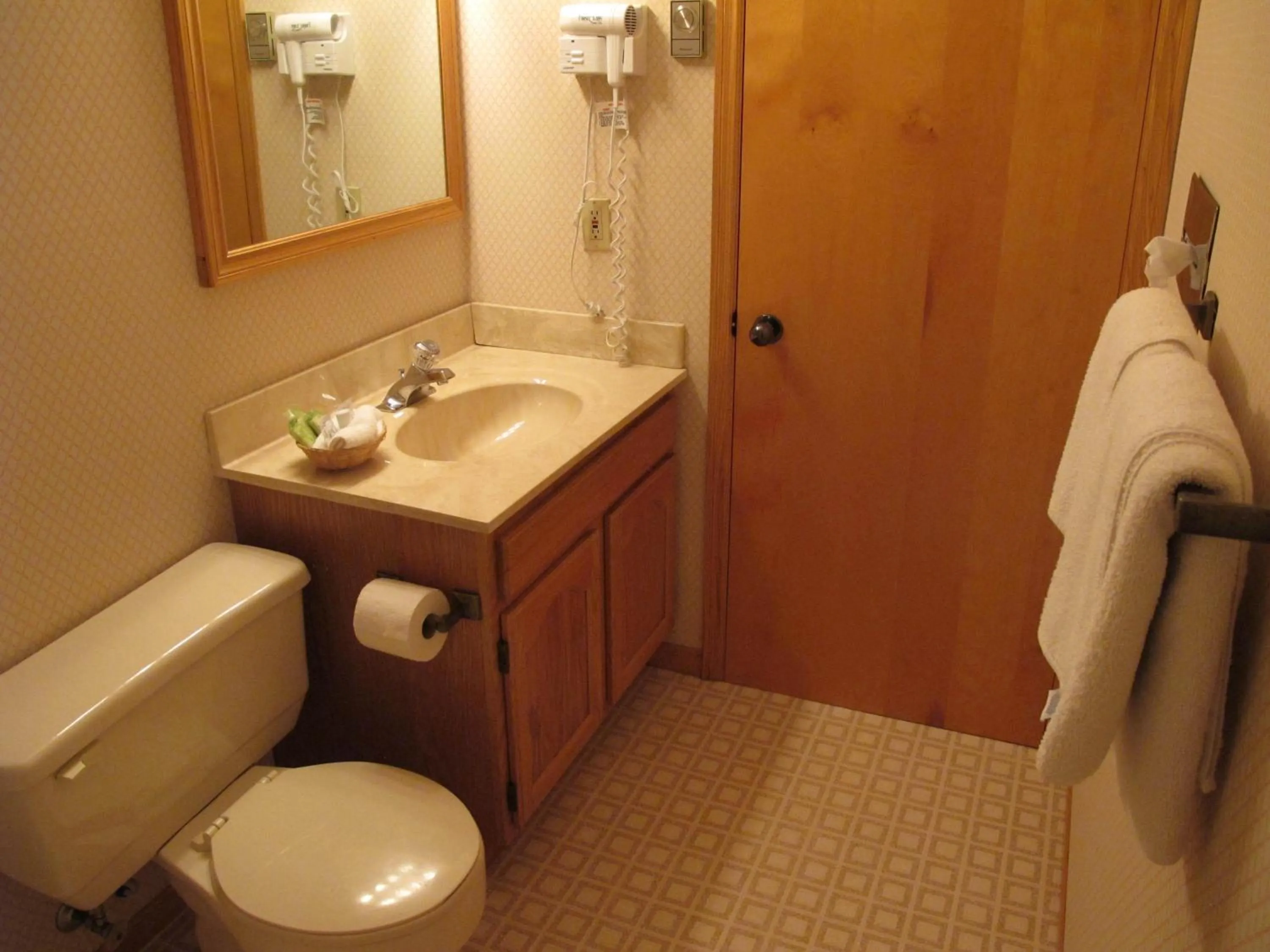 Bathroom in Laurie's Inn