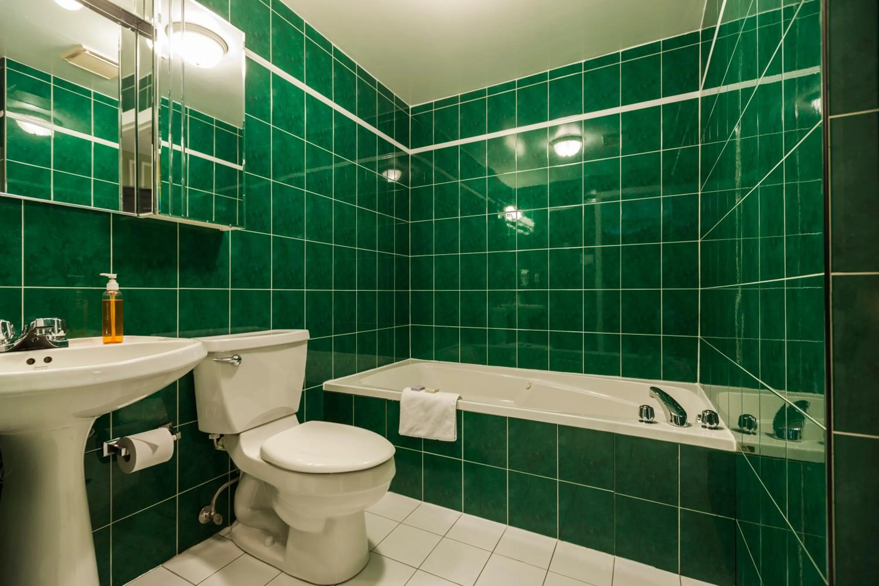 Bathroom in Hotel Chateau de l'Argoat