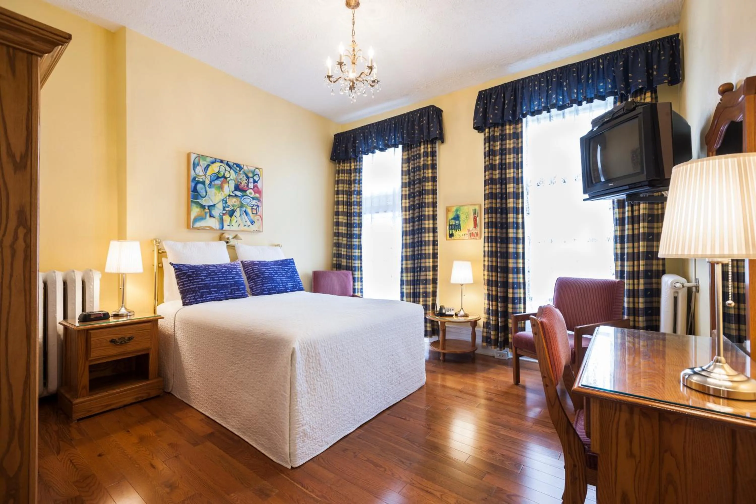 Day, Bed in Hotel Chateau de l'Argoat