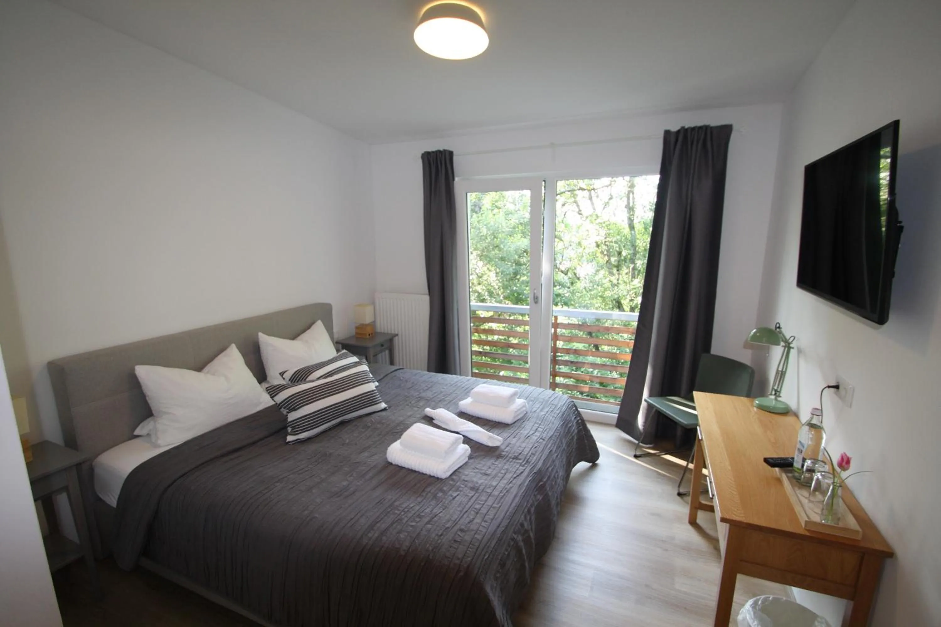 Photo of the whole room, Bed in Zimmervermietung am Habsberg