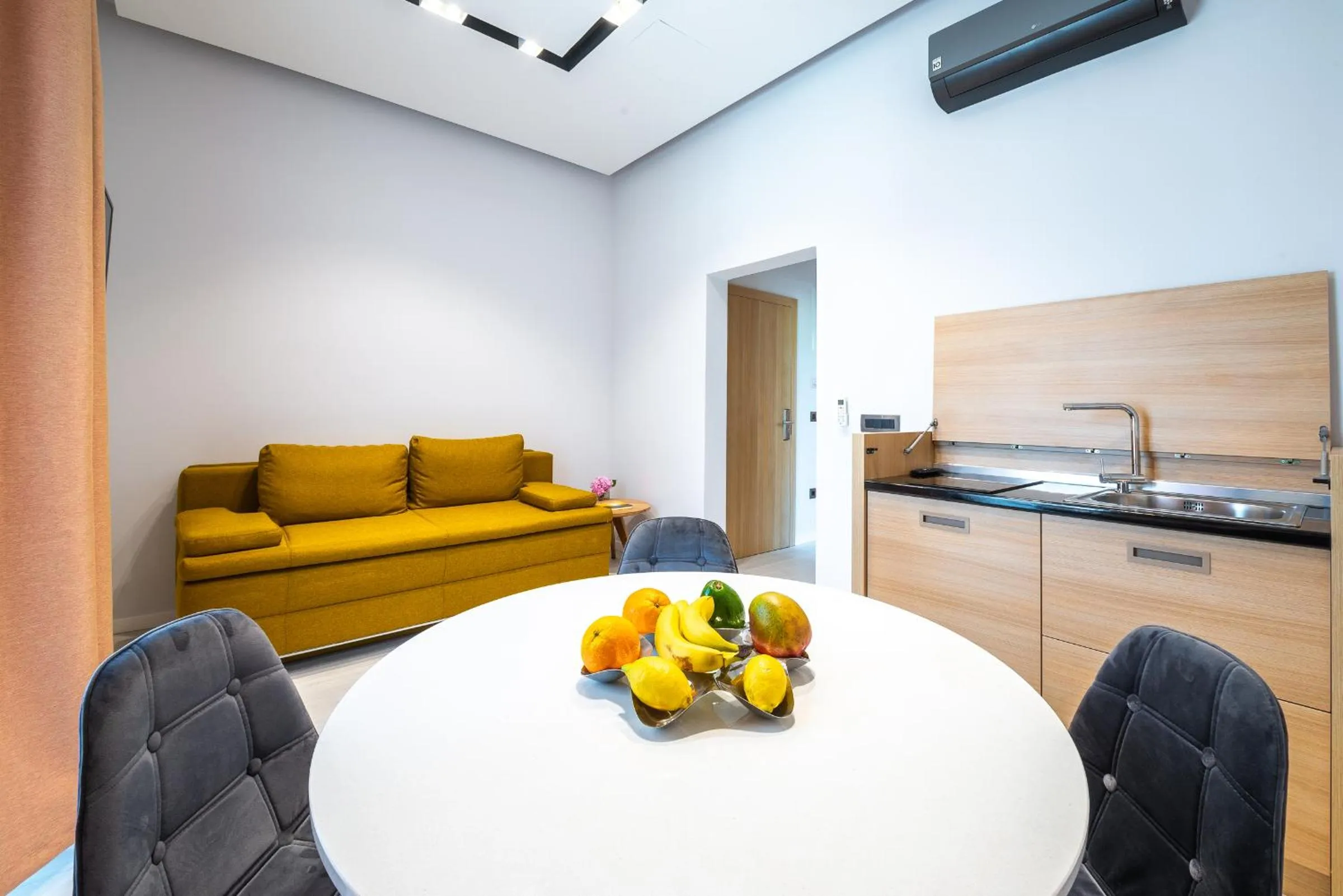 Kitchen or kitchenette in Casa Antika Suites