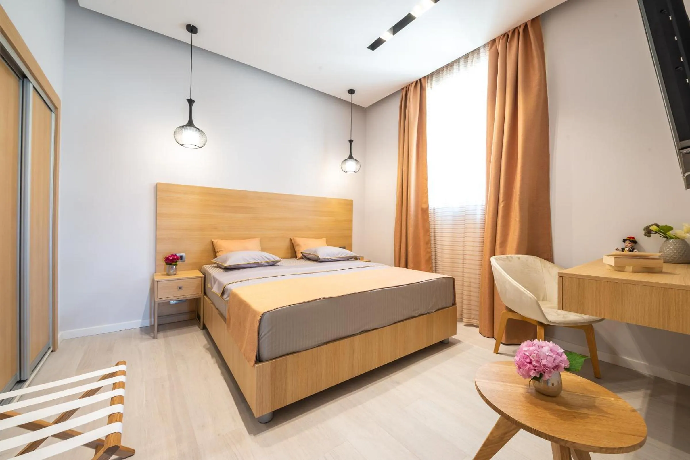 Photo of the whole room, Bed in Casa Antika Suites