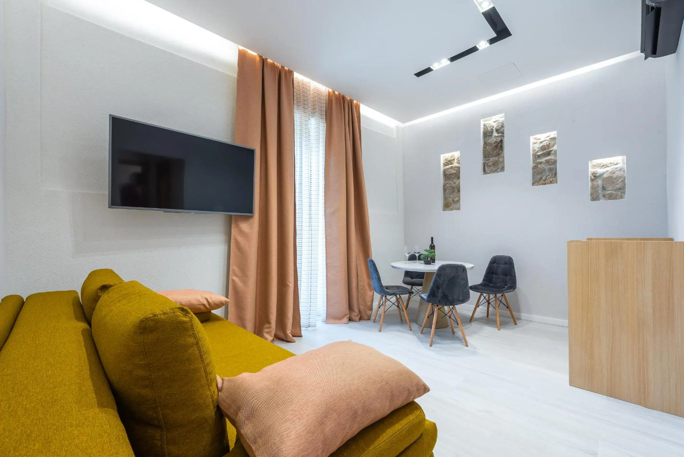 Bed in Casa Antika Suites