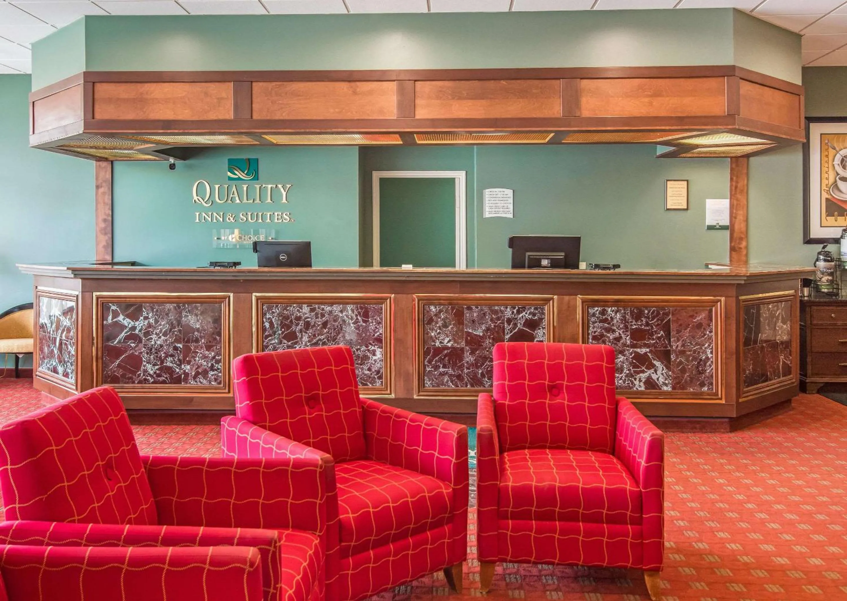 Lobby or reception in Quality Inn & Suites