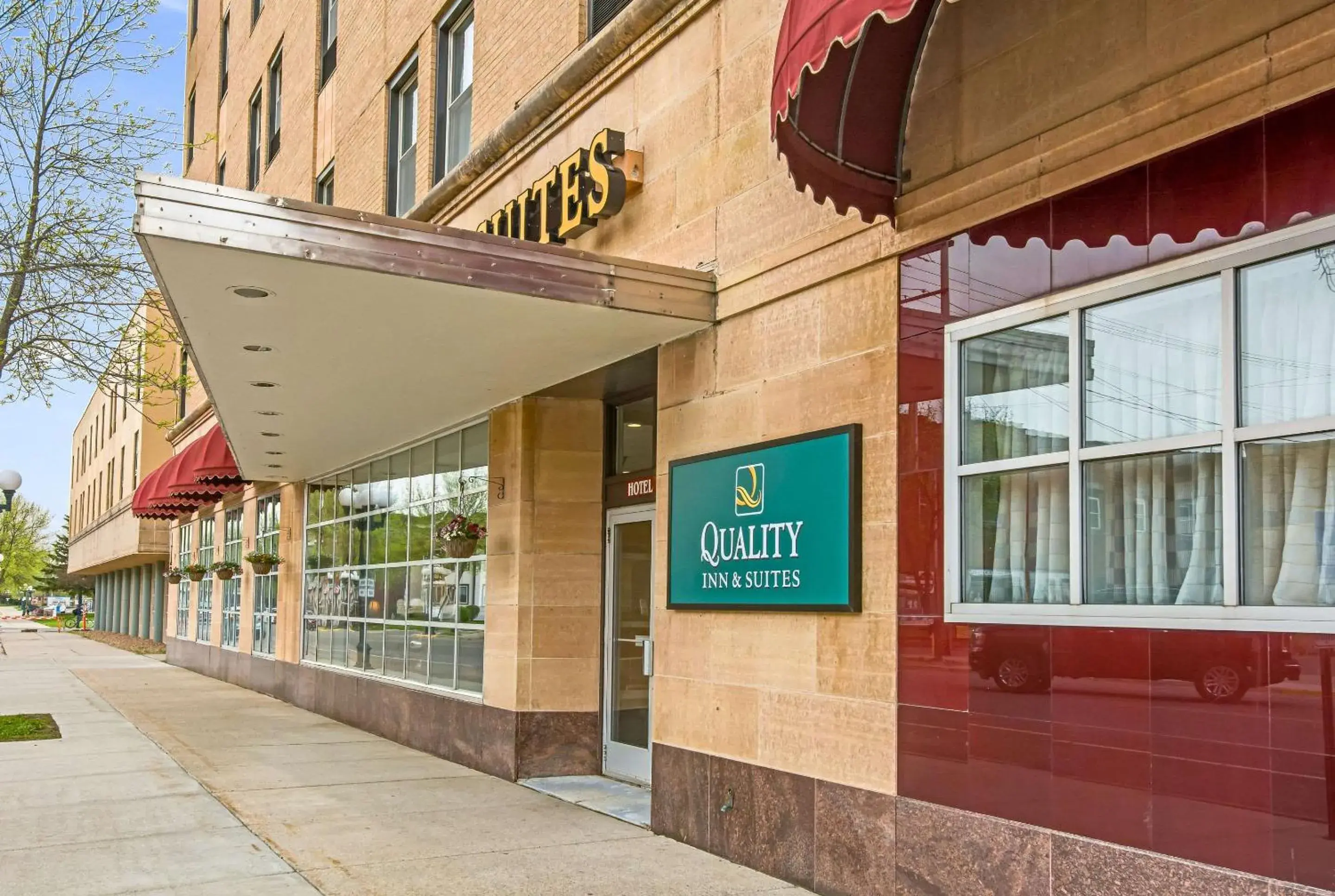 Property building in Quality Inn & Suites Property building in Quality Inn & Suites