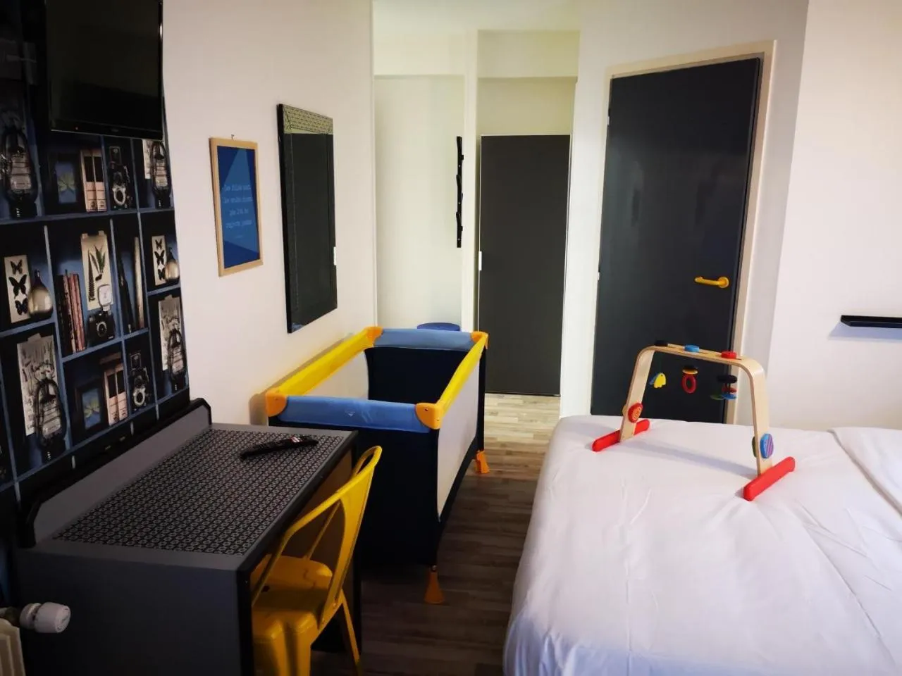 Bed in Hôtel Brasserie L'ESCALE, secteur Gare de Bergerac