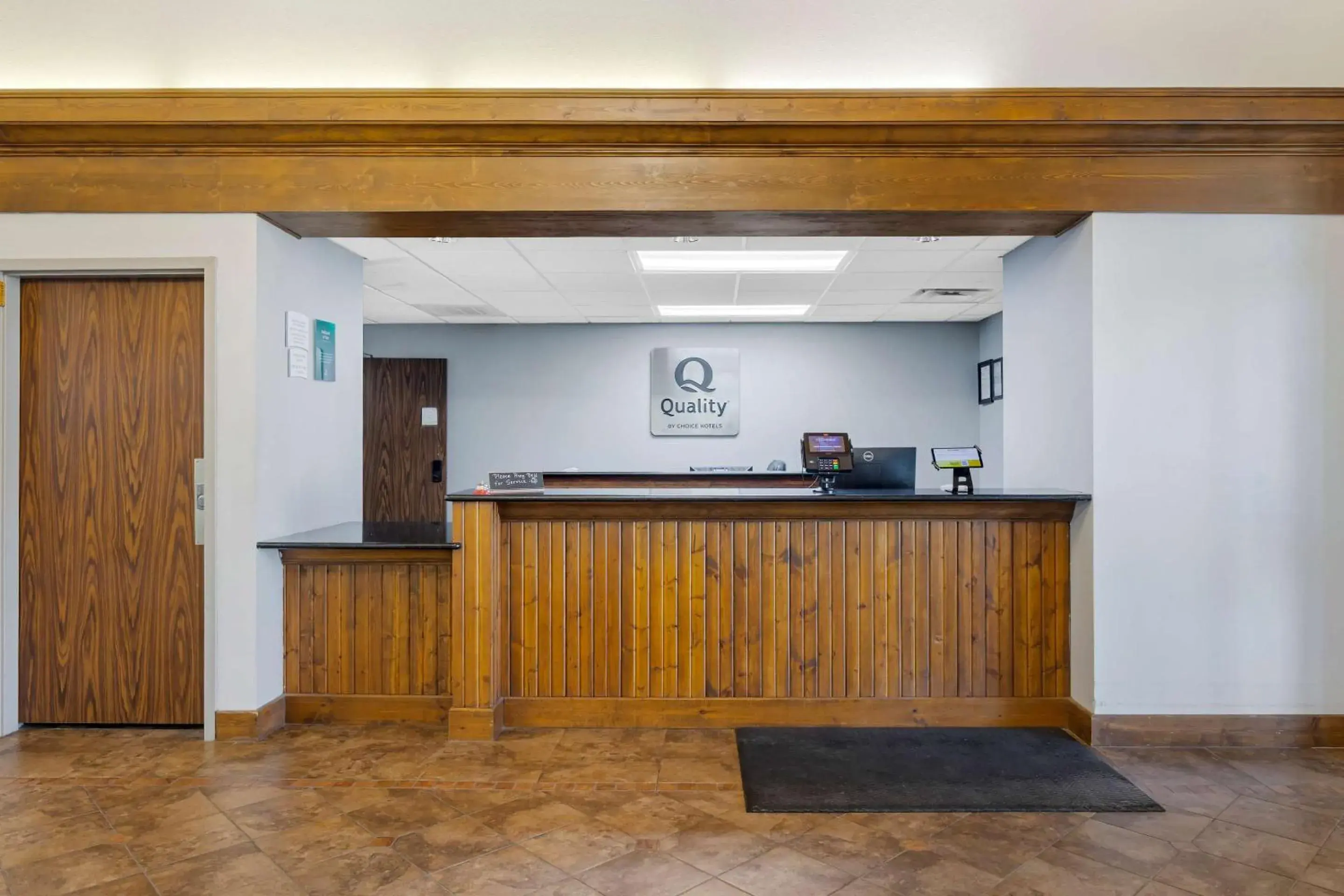 Lobby or reception in Quality Inn & Suites Monterey, TN - Crossville, TN Lobby or reception in Quality Inn & Suites Monterey, TN - Crossville, TN