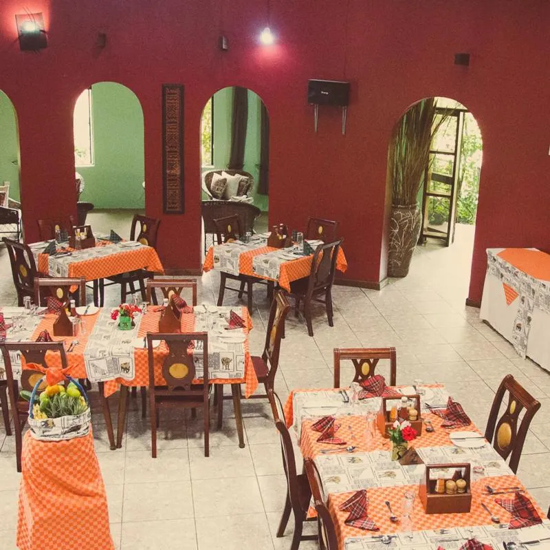 Restaurant/places to eat in White Castle Hotel Arua