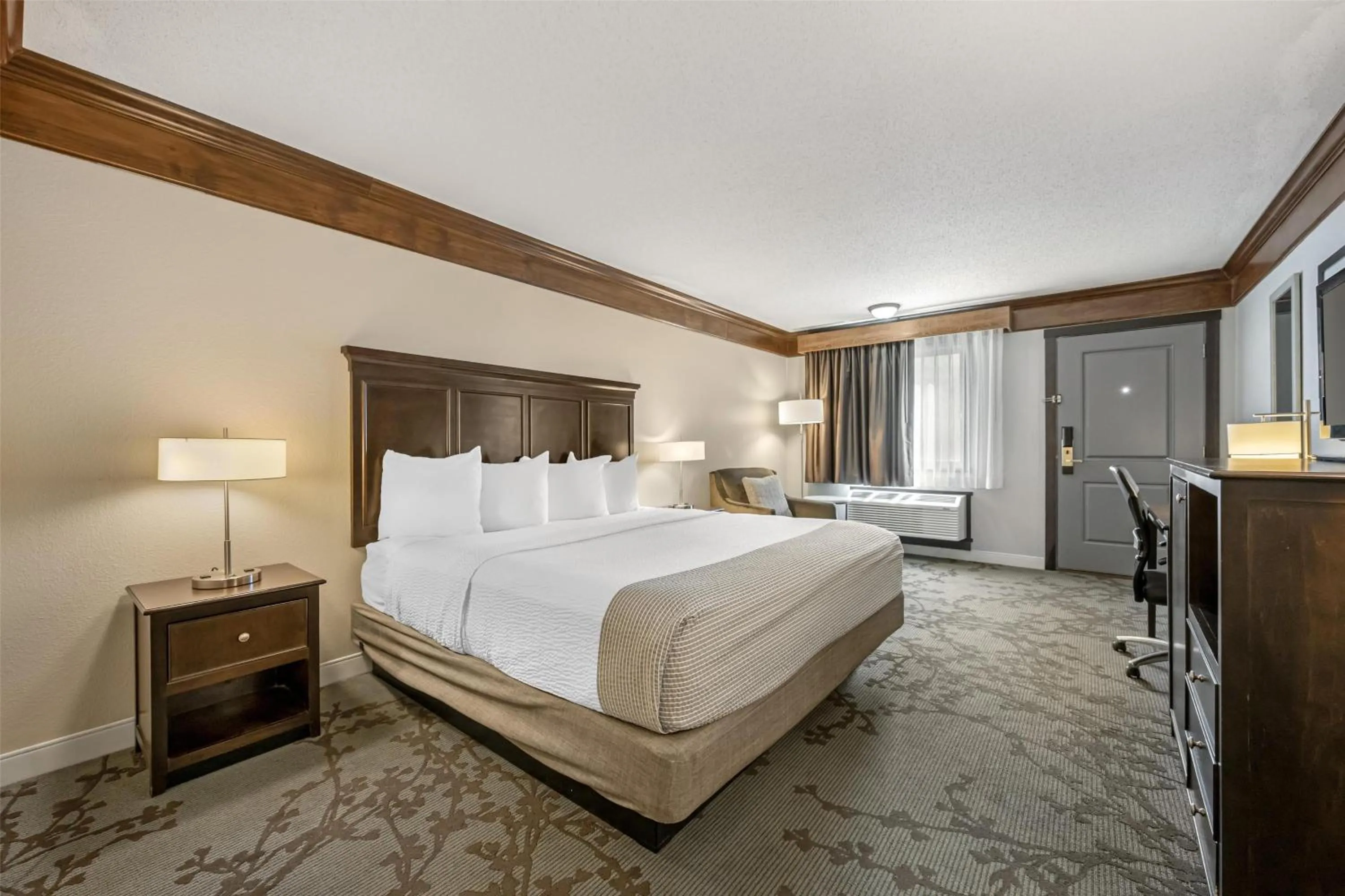 Bedroom, Bed in Best Western Black Hills Lodge