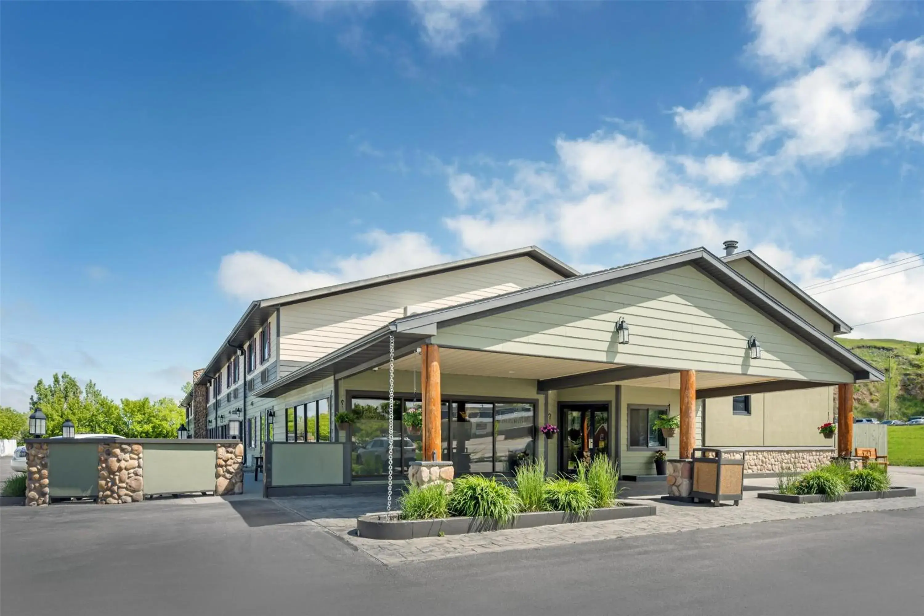 Property building in Best Western Black Hills Lodge Property building in Best Western Black Hills Lodge