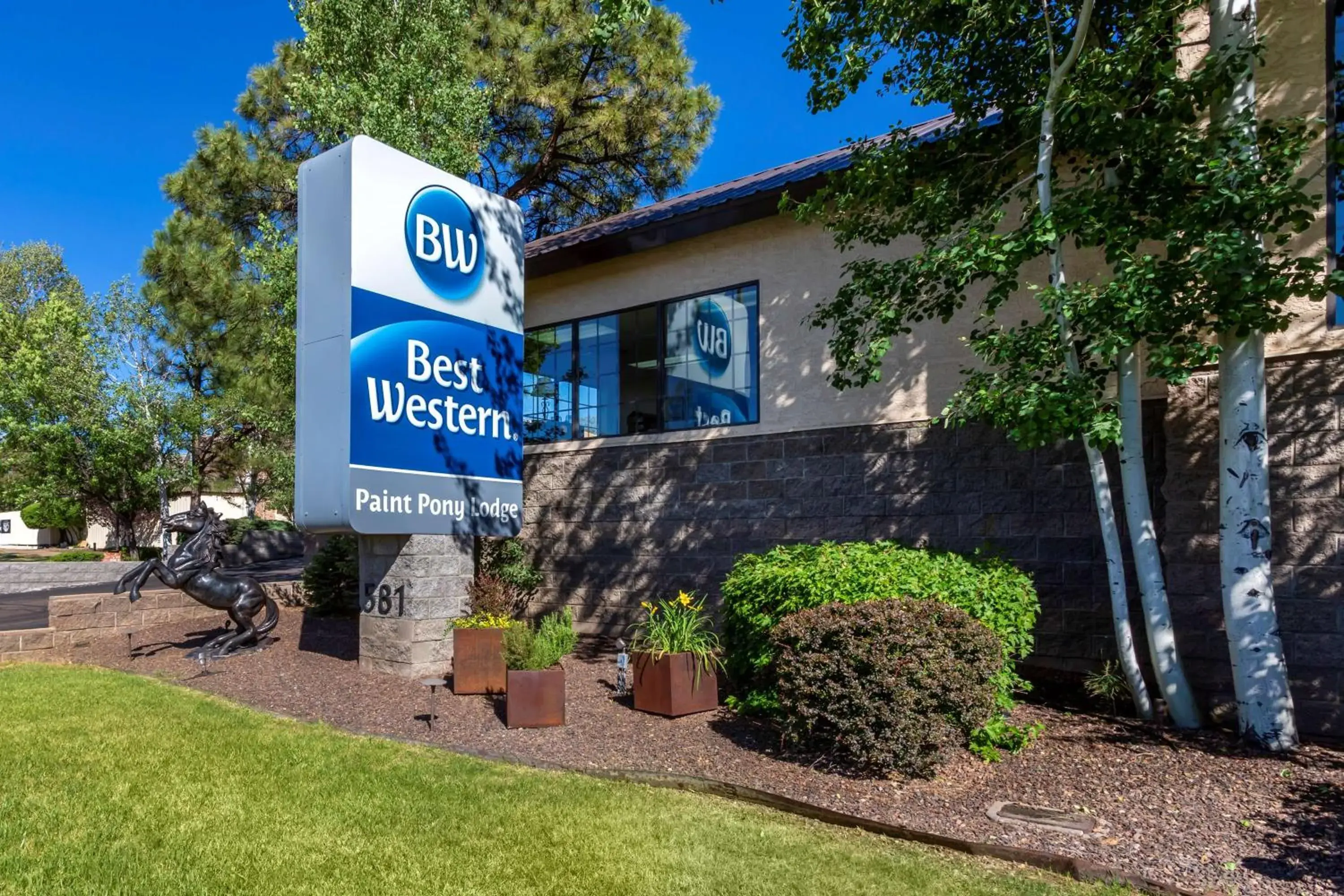 Property building in Best Western Paint Pony Lodge Property building in Best Western Paint Pony Lodge