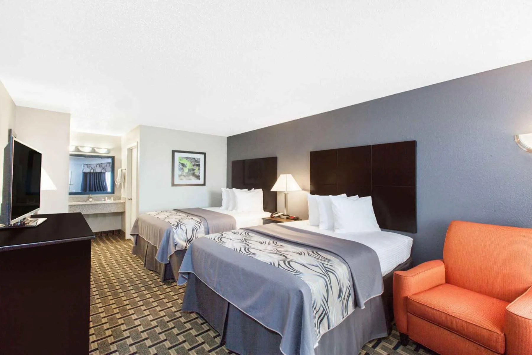 Bed in Days Inn by Wyndham Ennis