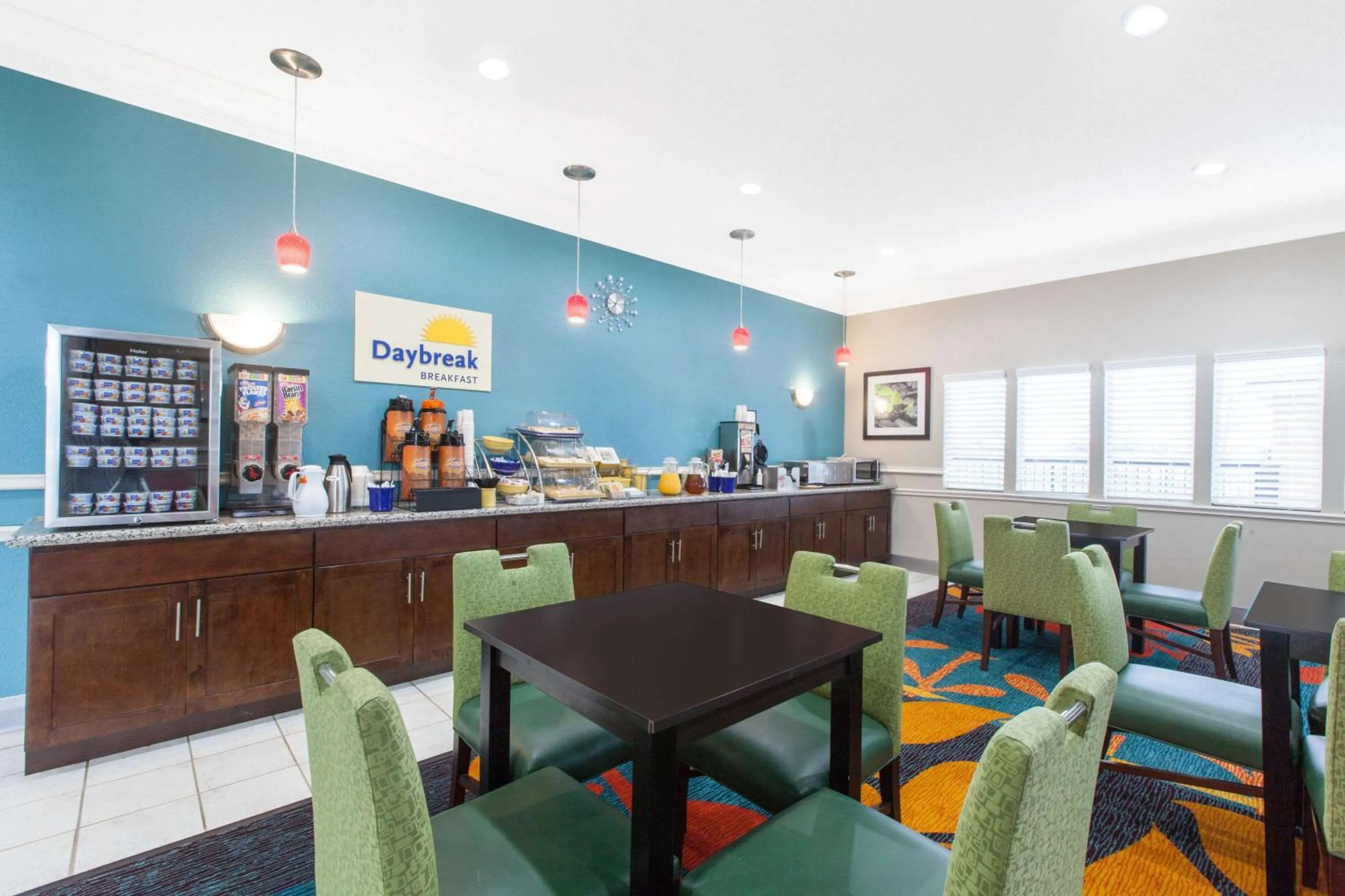 Restaurant/places to eat in Days Inn by Wyndham Ennis