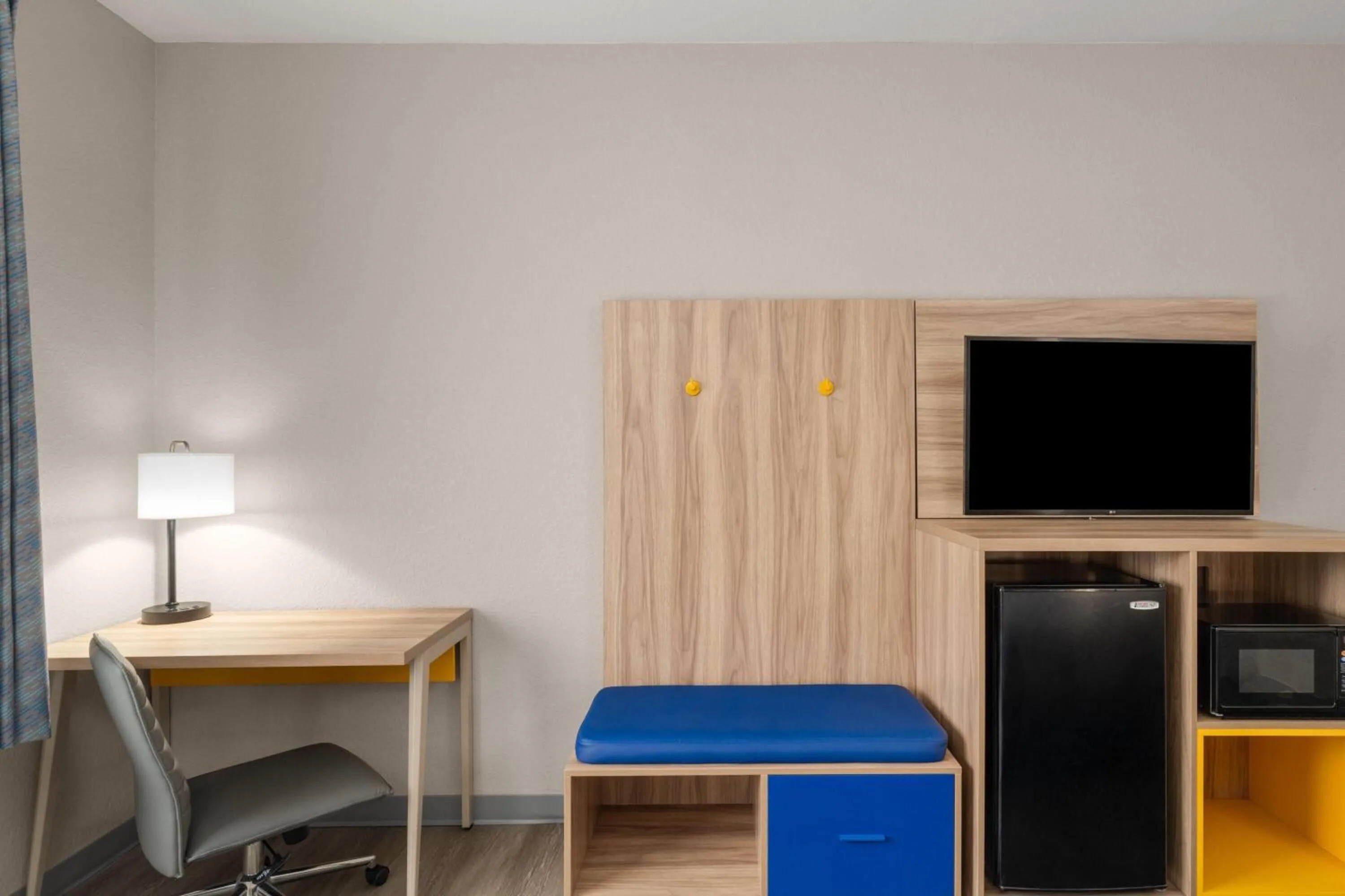 Photo of the whole room in Days Inn by Wyndham Coffeyville, Kansas