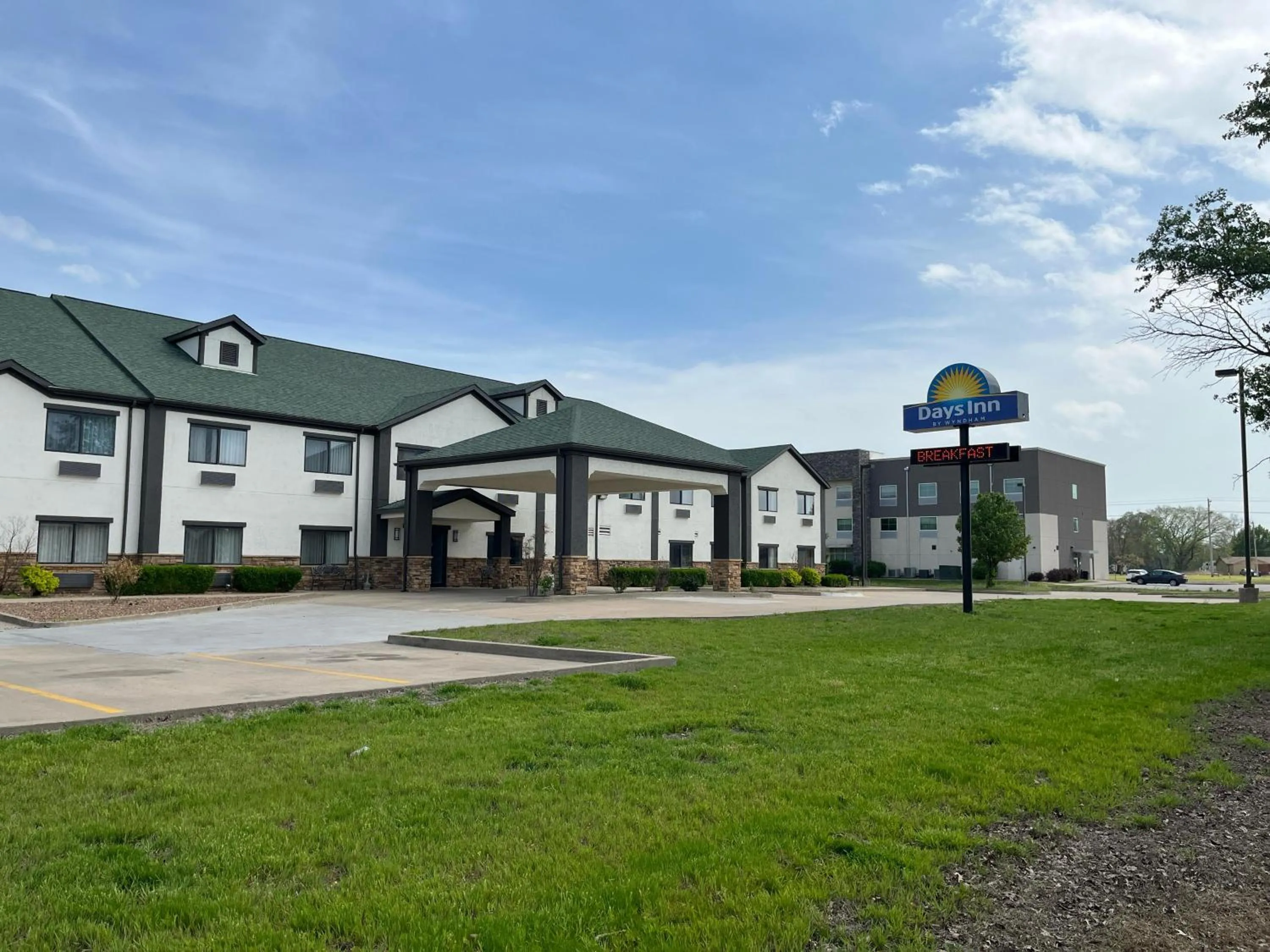 Property building in Days Inn by Wyndham Coffeyville, Kansas